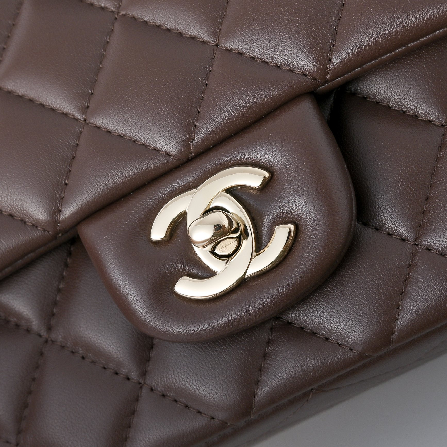 Chanel Mini Flap Bag 20x12x6.5cm