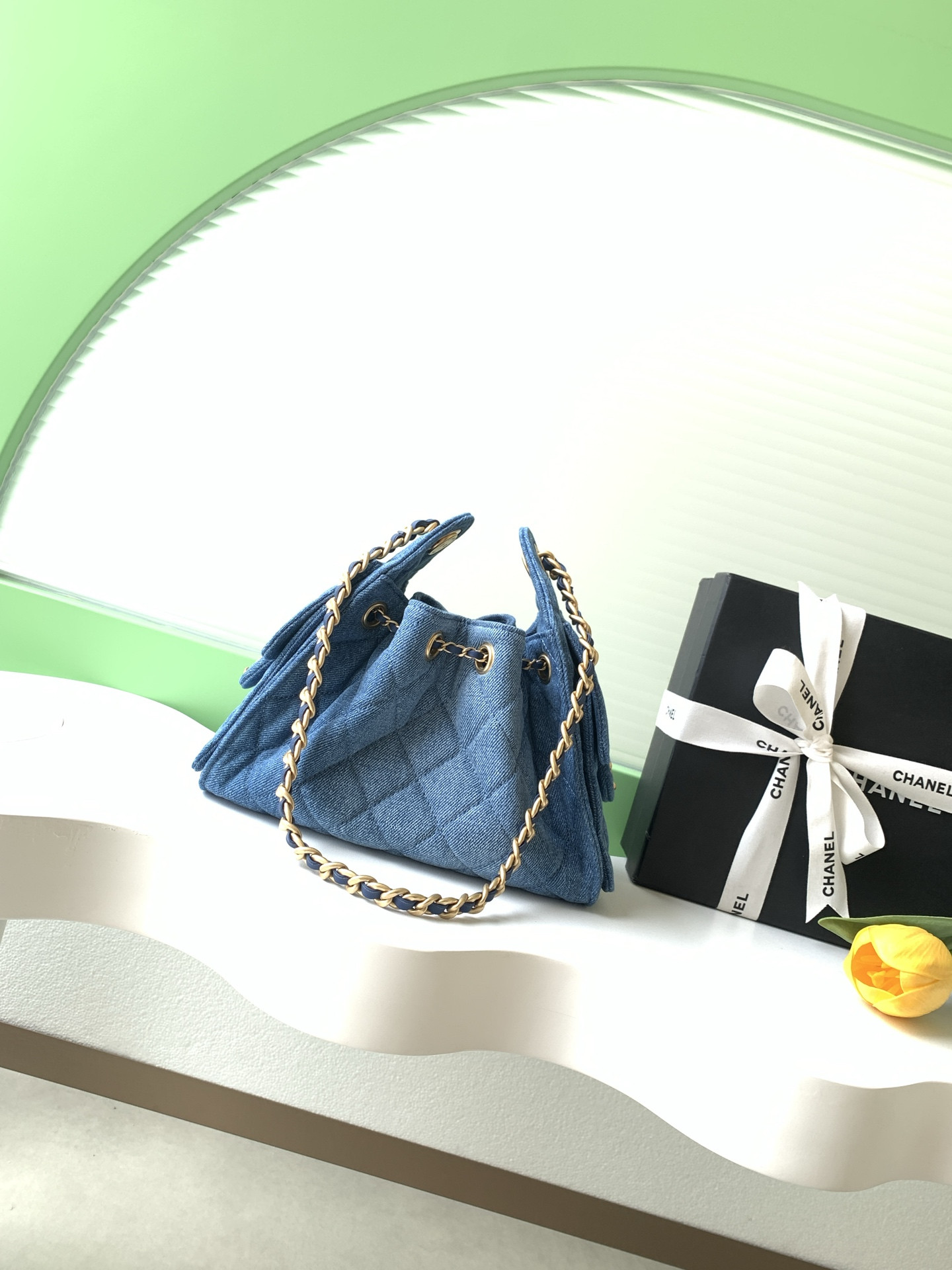 CHANEL 25C Bucket Bag 20x22x12.5cm