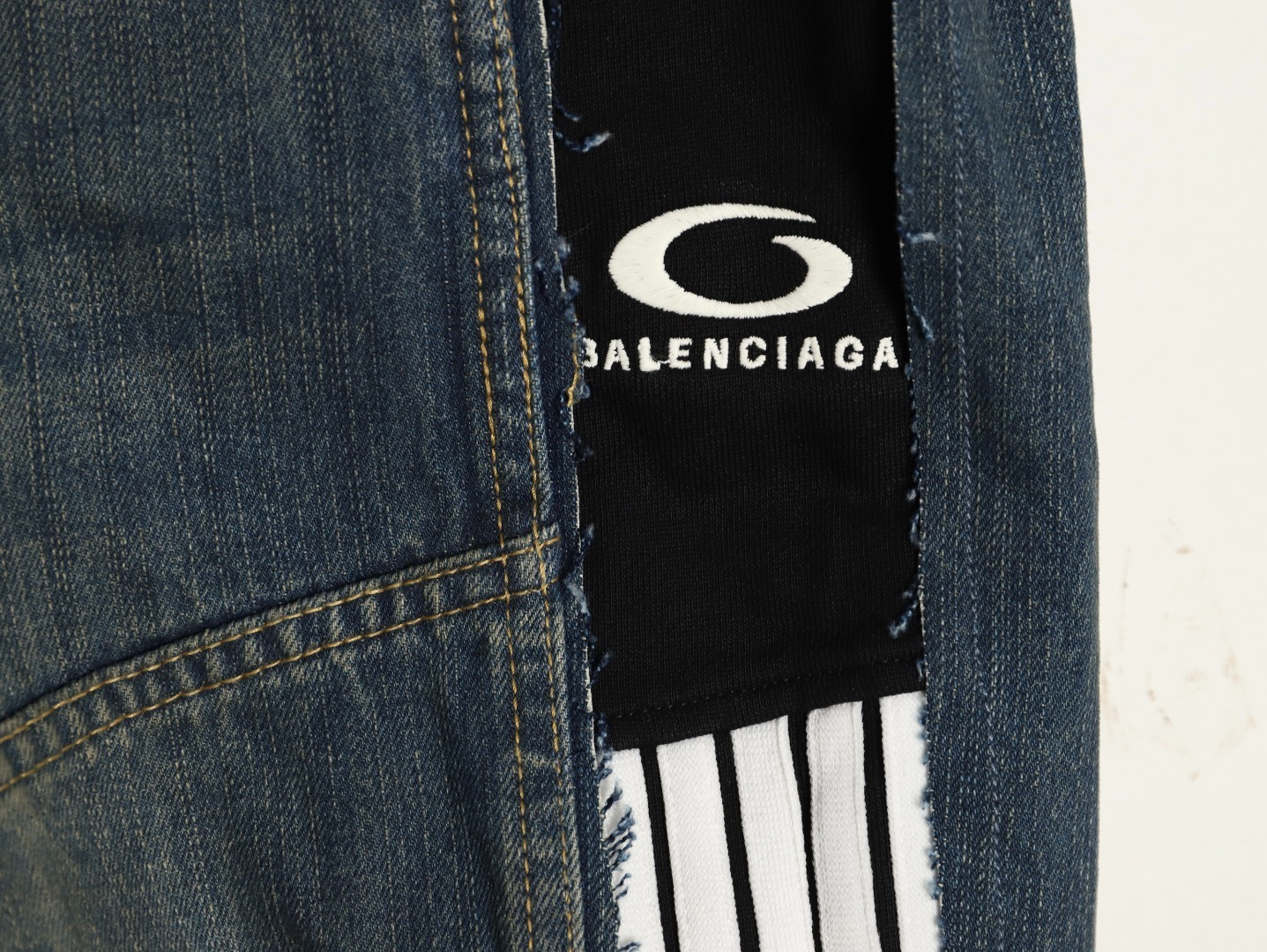 Ba1en*iaga Jeans