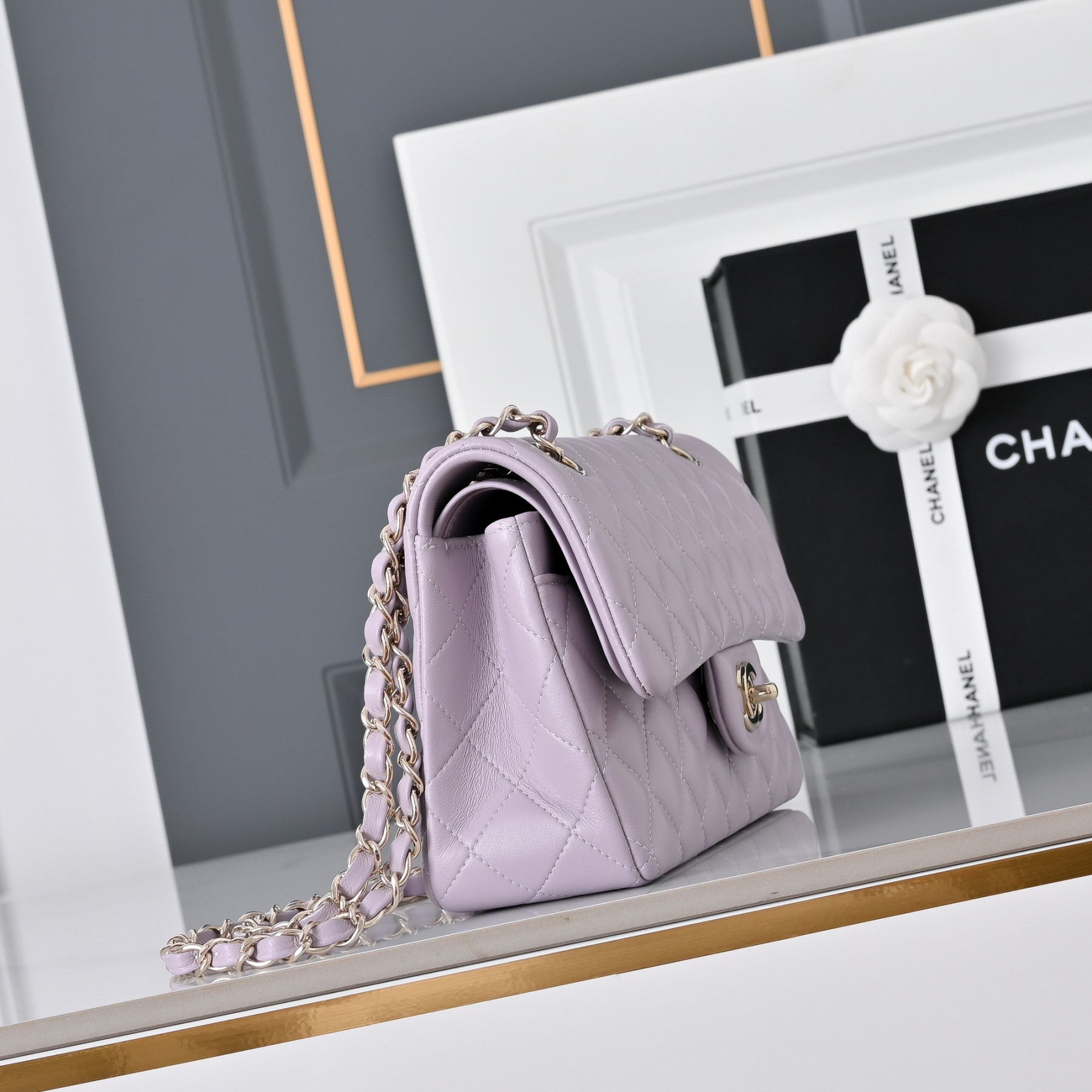 Chanel Classic Flap handbag Light purple with light gold hardware A01113 23x14.5x6cm