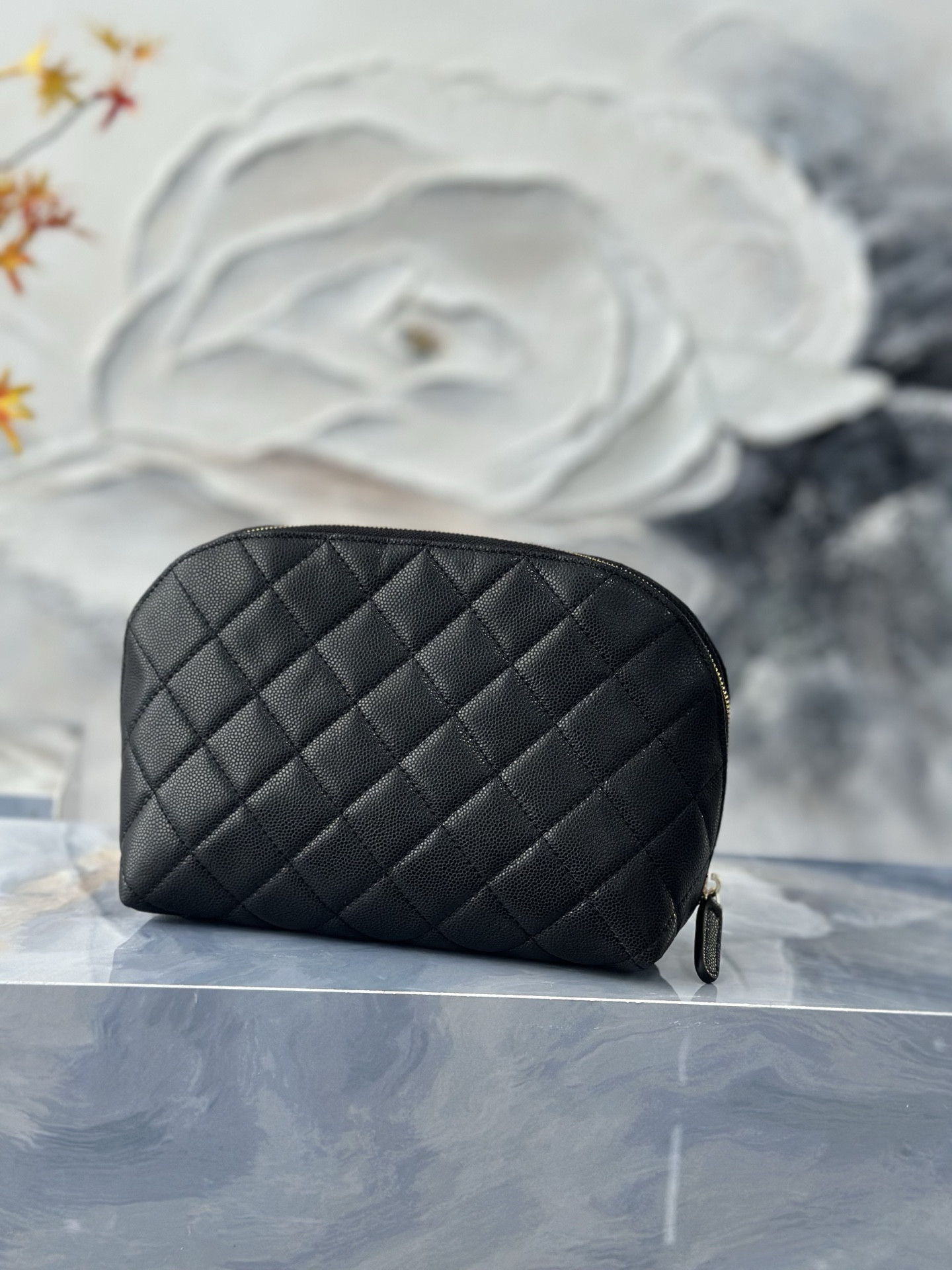 Chanel Quilted Cosmetic Bag Gold Hardware A31102 18.5x6x11cm