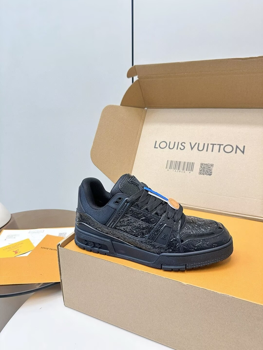 UA LV trainer Sneakers