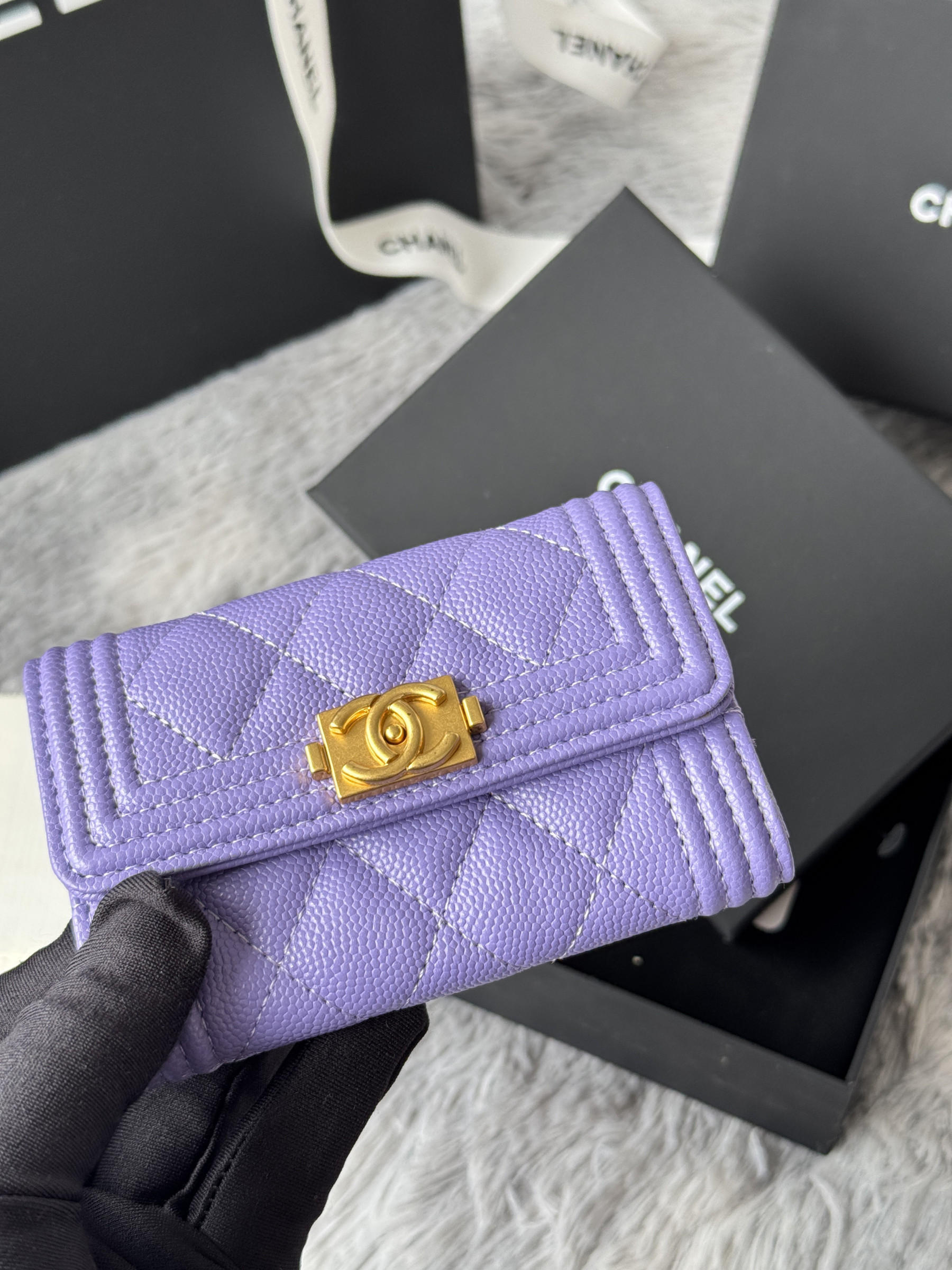 Chanel BOY CHANEL Flap Card Holder A80603 7.5x11.3x2.1cm