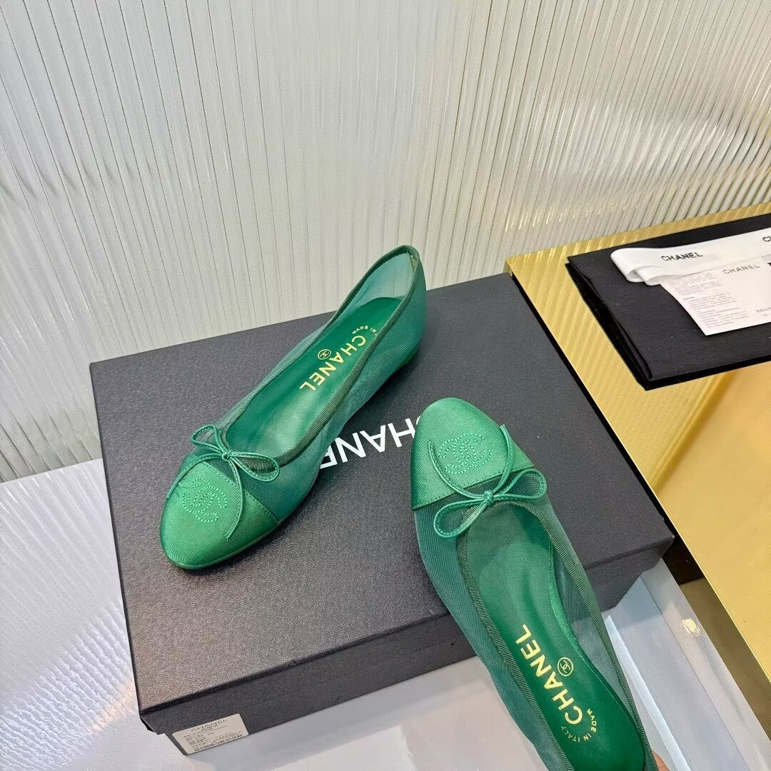 ua Ch**el ballet flats