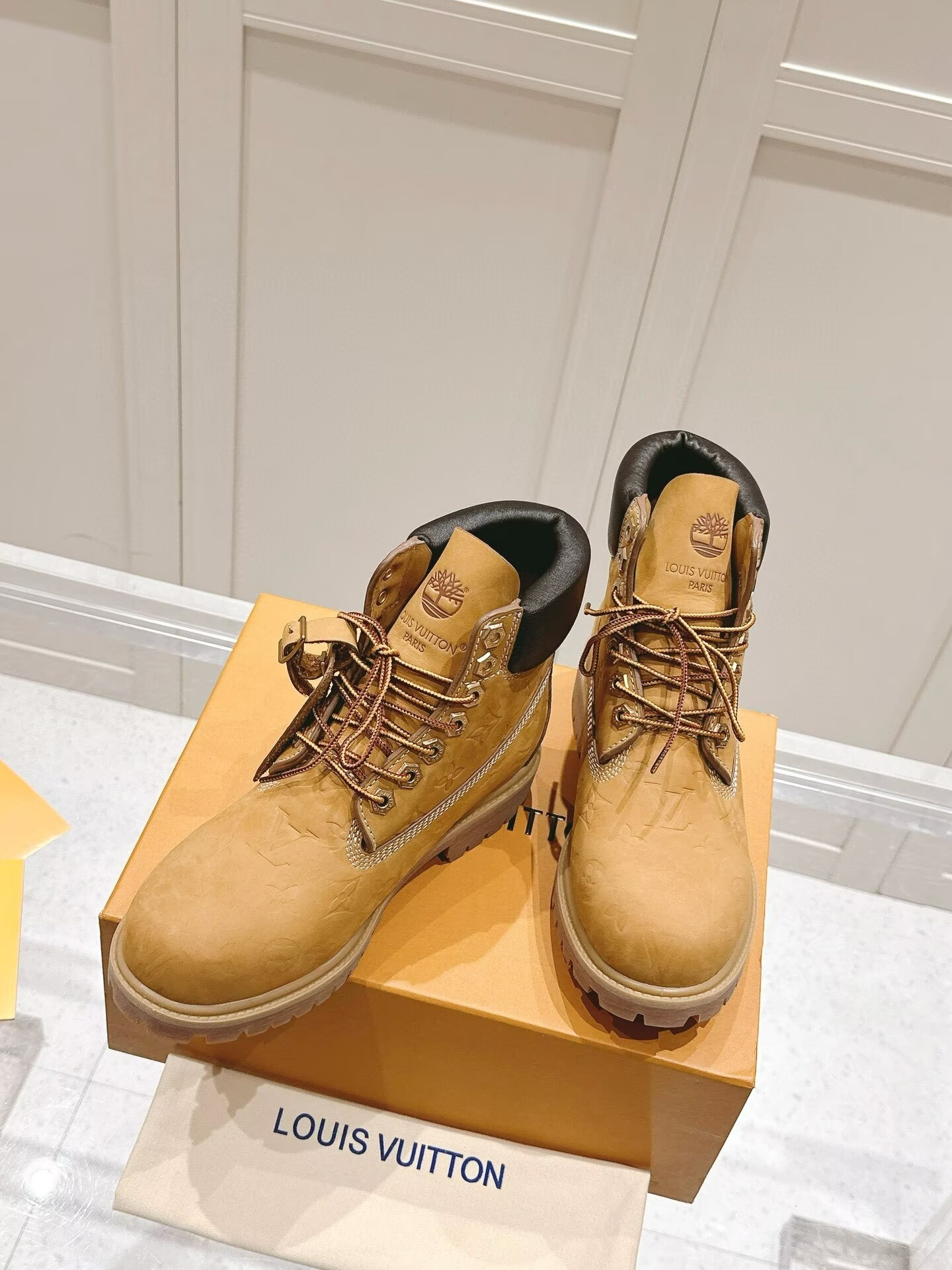 ua lv x Timb**1*nd ankle boots
