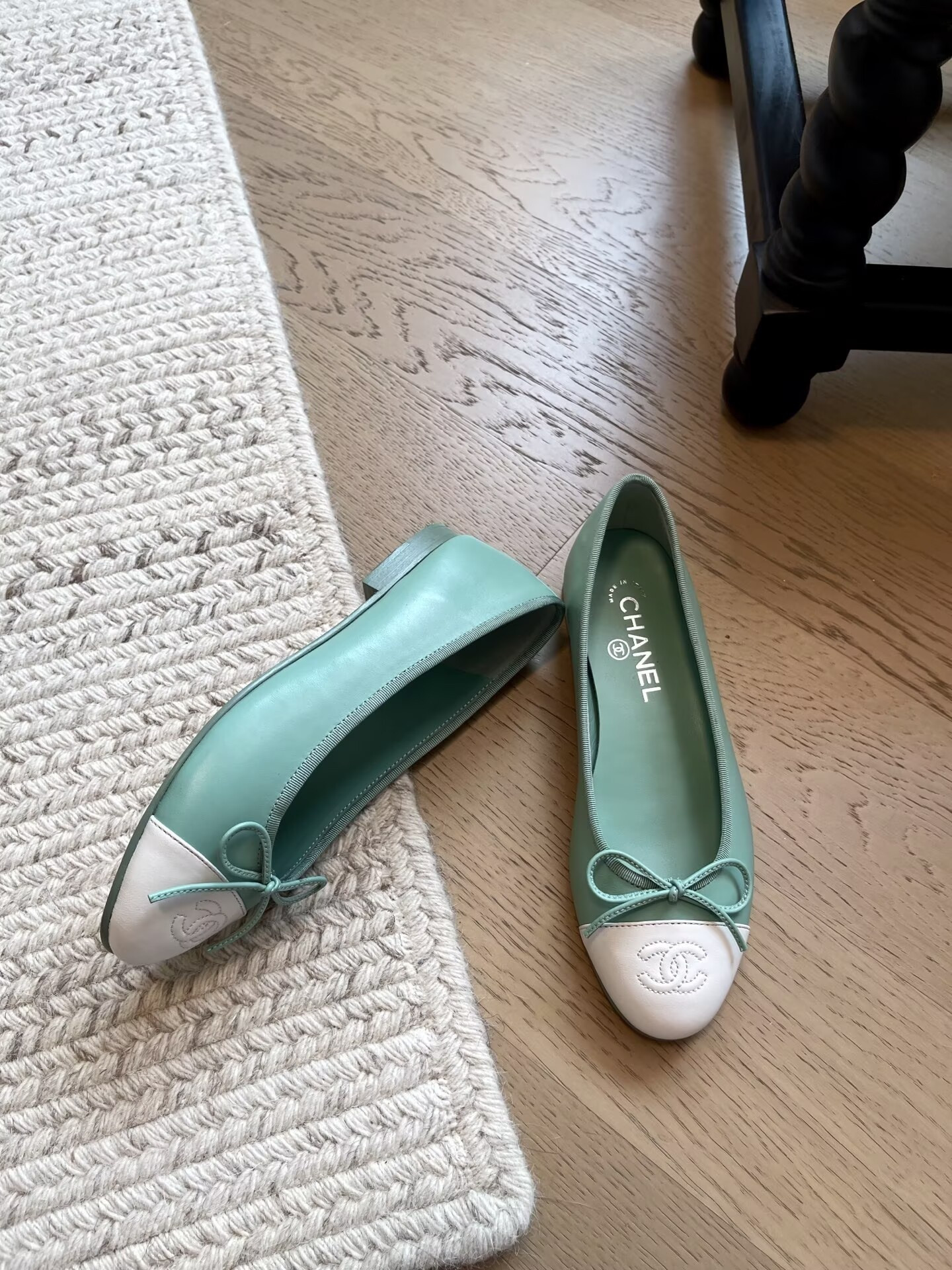 ua Ch**el ballet flats