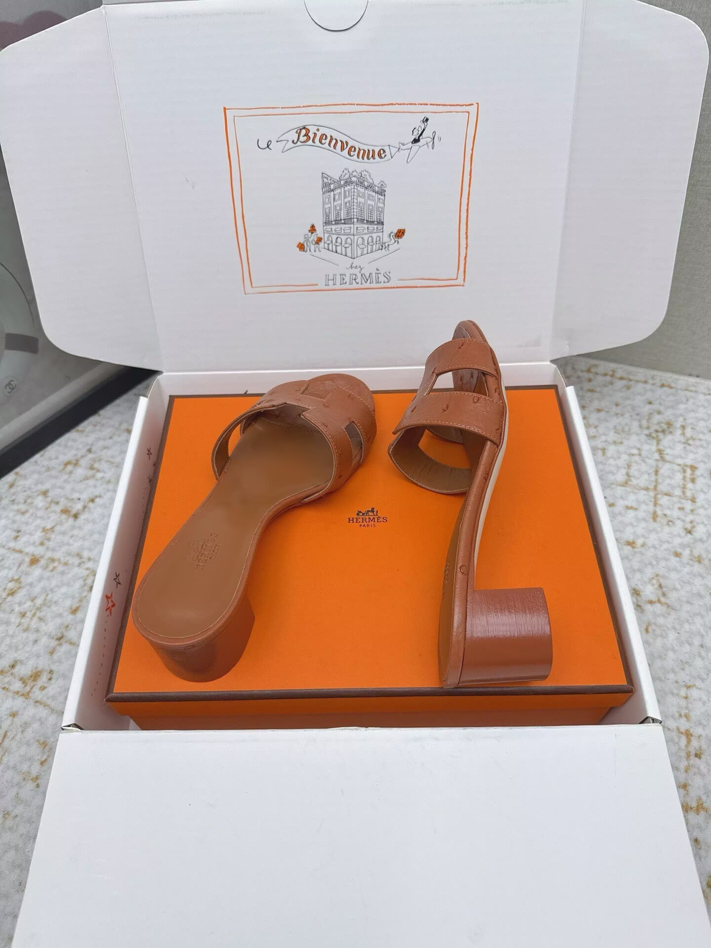 ua H**me5 oasis sandal