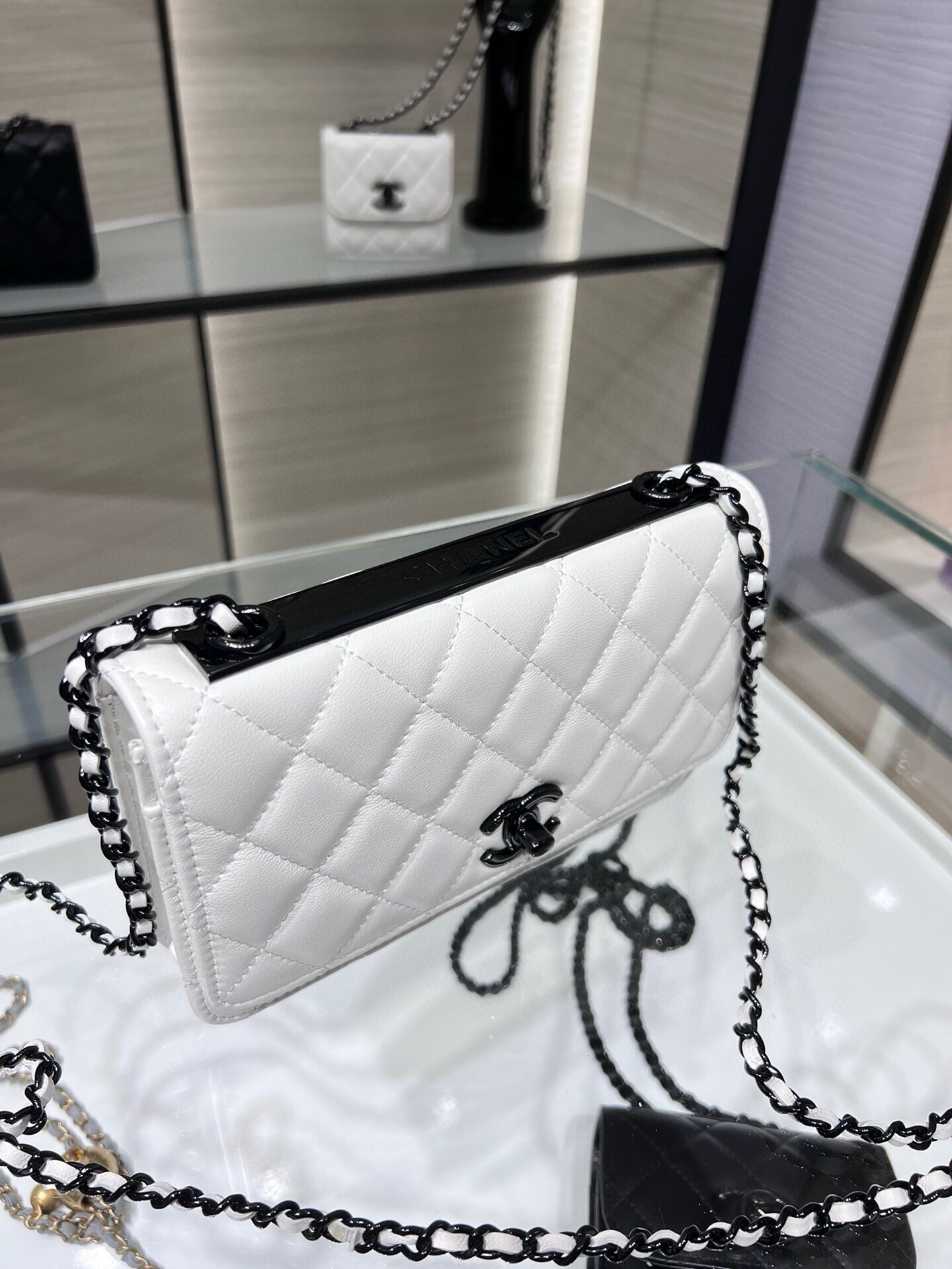 Chanel WOC Trendy CC Wallet On Chain 19x12x3.5cm