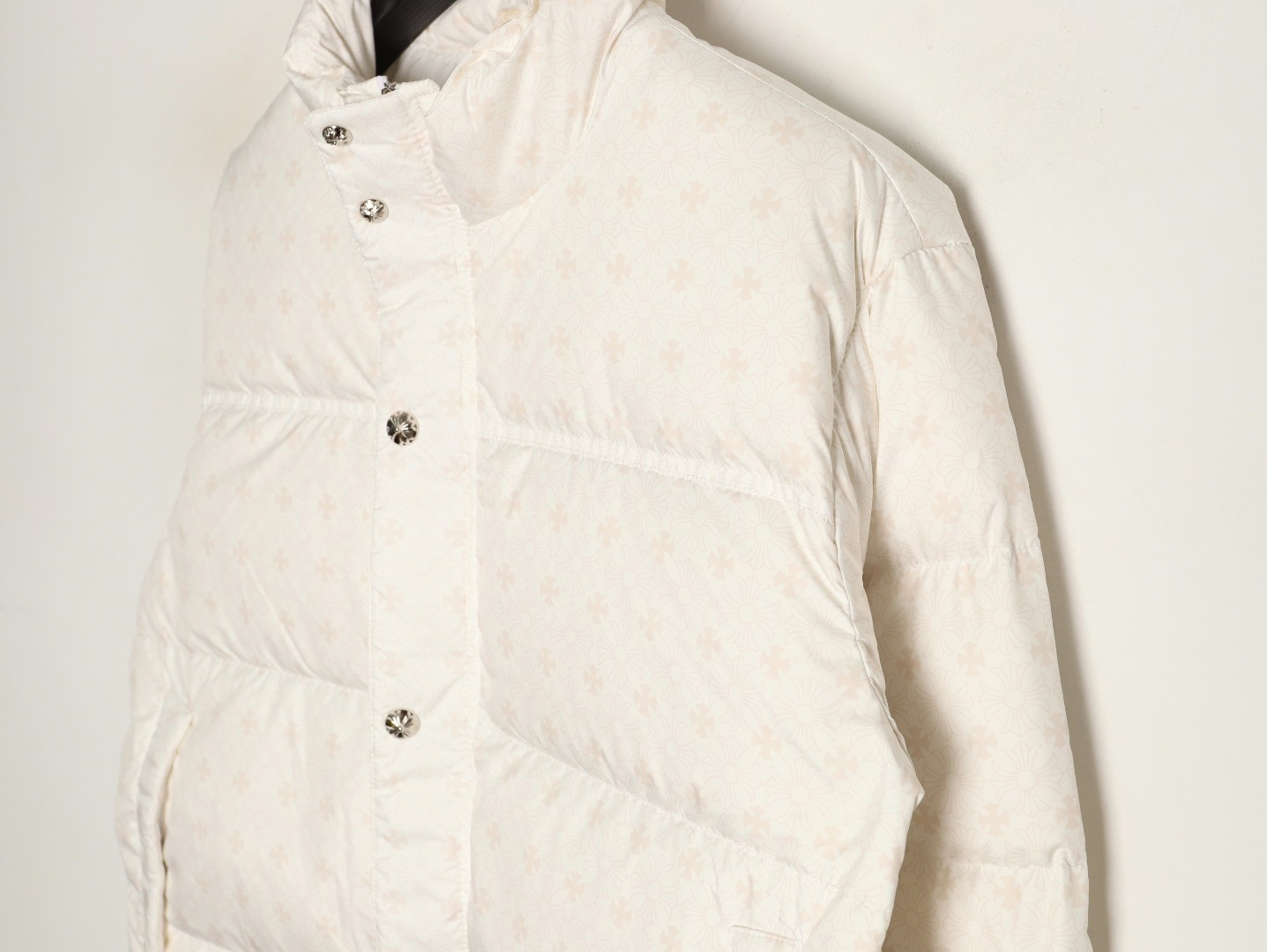 Ch*0me He**ts short puffer jacket