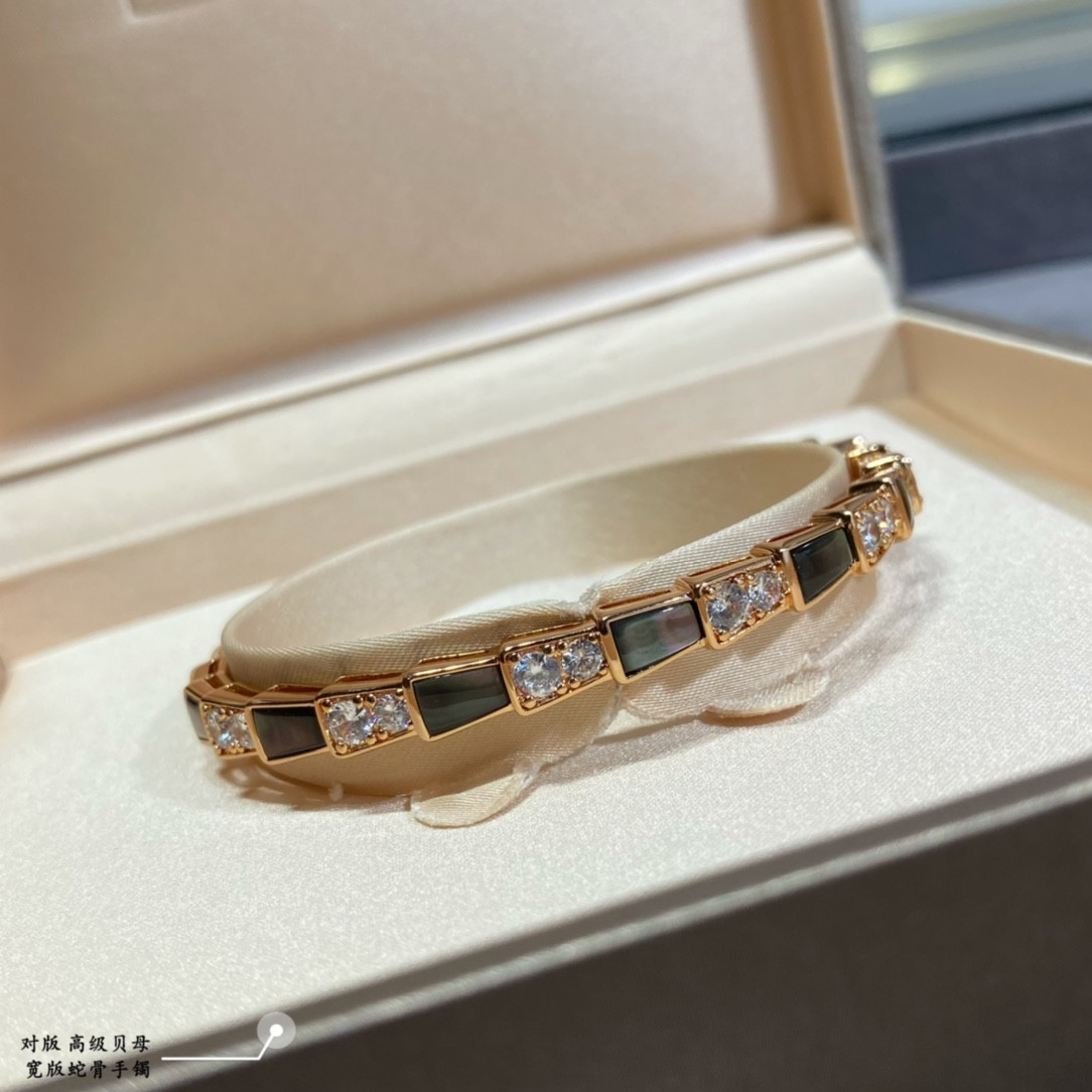 Bv1g*ai Wide snake bone Bracelet