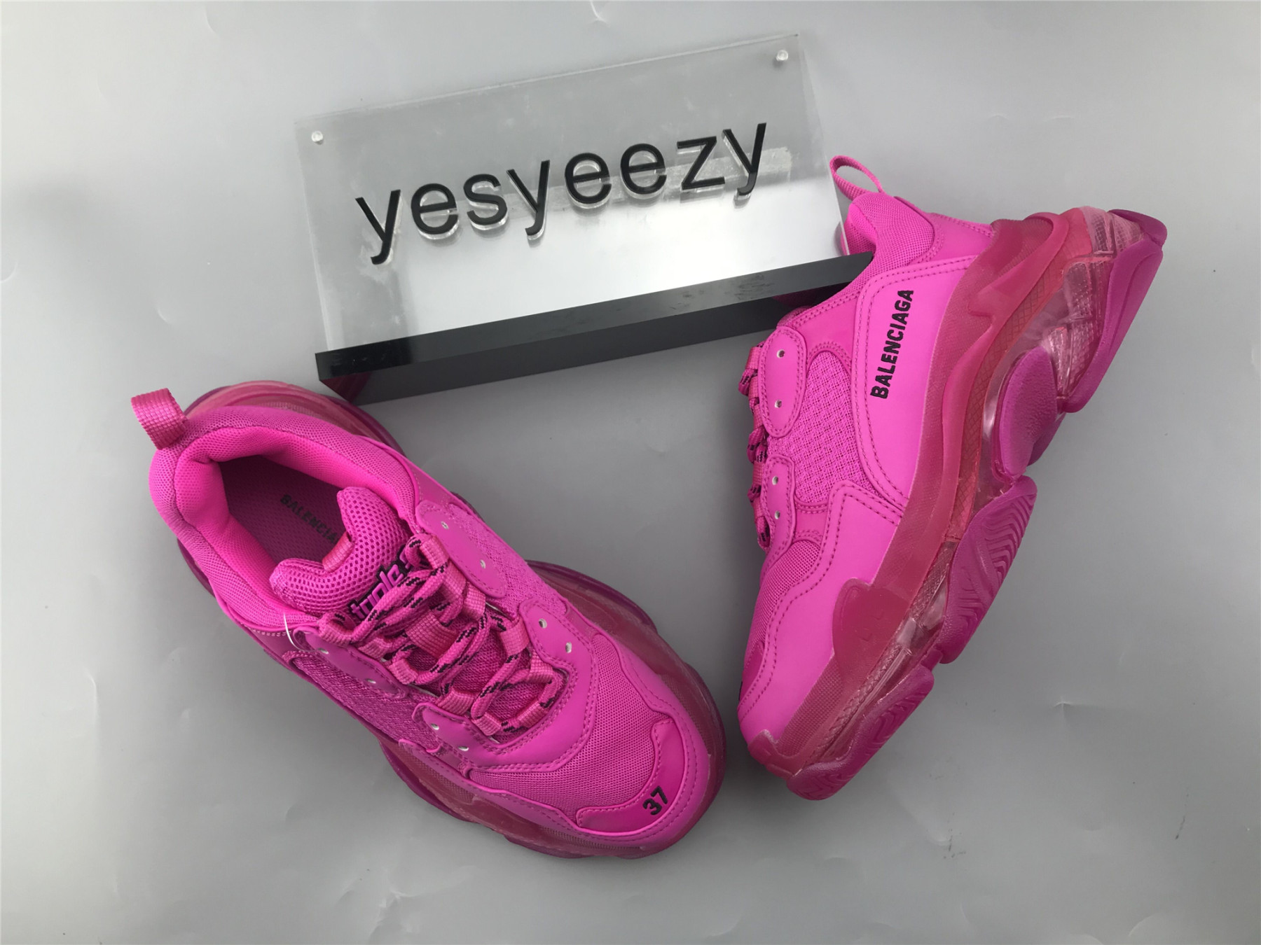 UA TRIPLE S CLEAR SOLE SNEAKER PINK