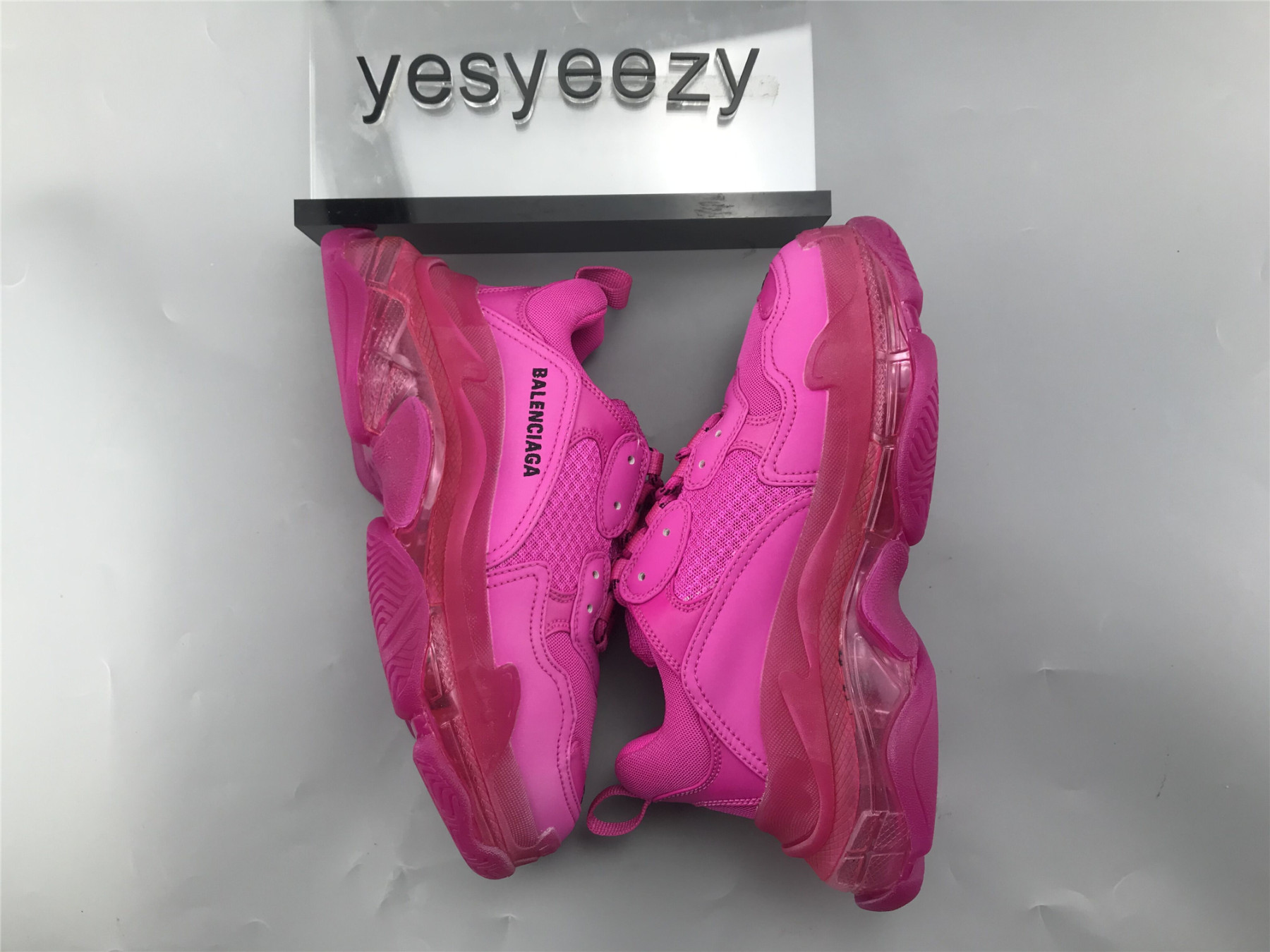 UA TRIPLE S CLEAR SOLE SNEAKER PINK