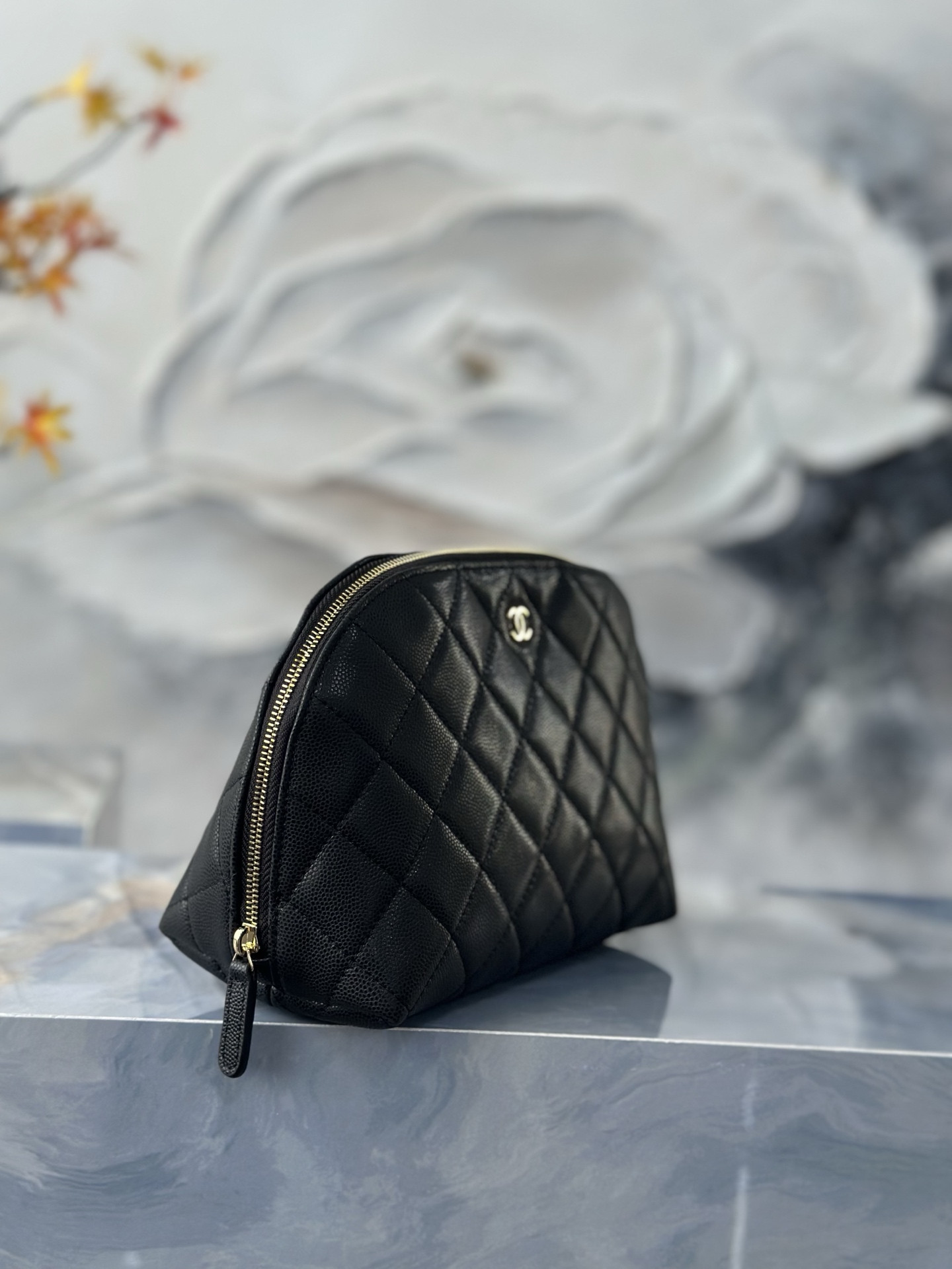 Chanel Quilted Cosmetic Bag Gold Hardware A31102 18.5x6x11cm