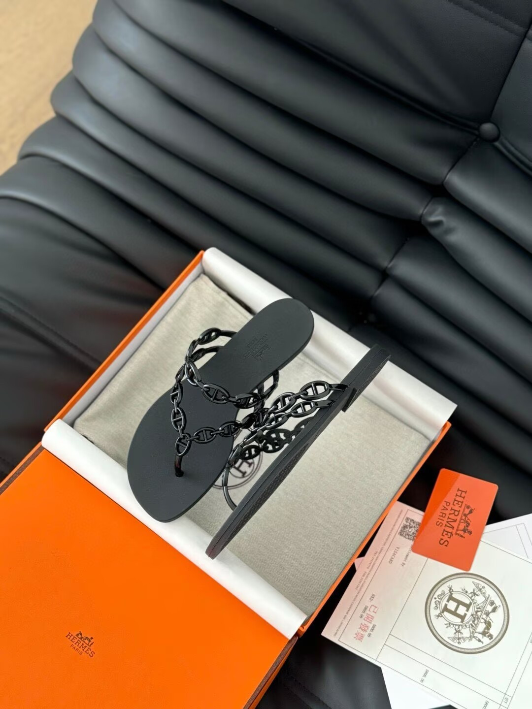 ua H**me5 island sandal