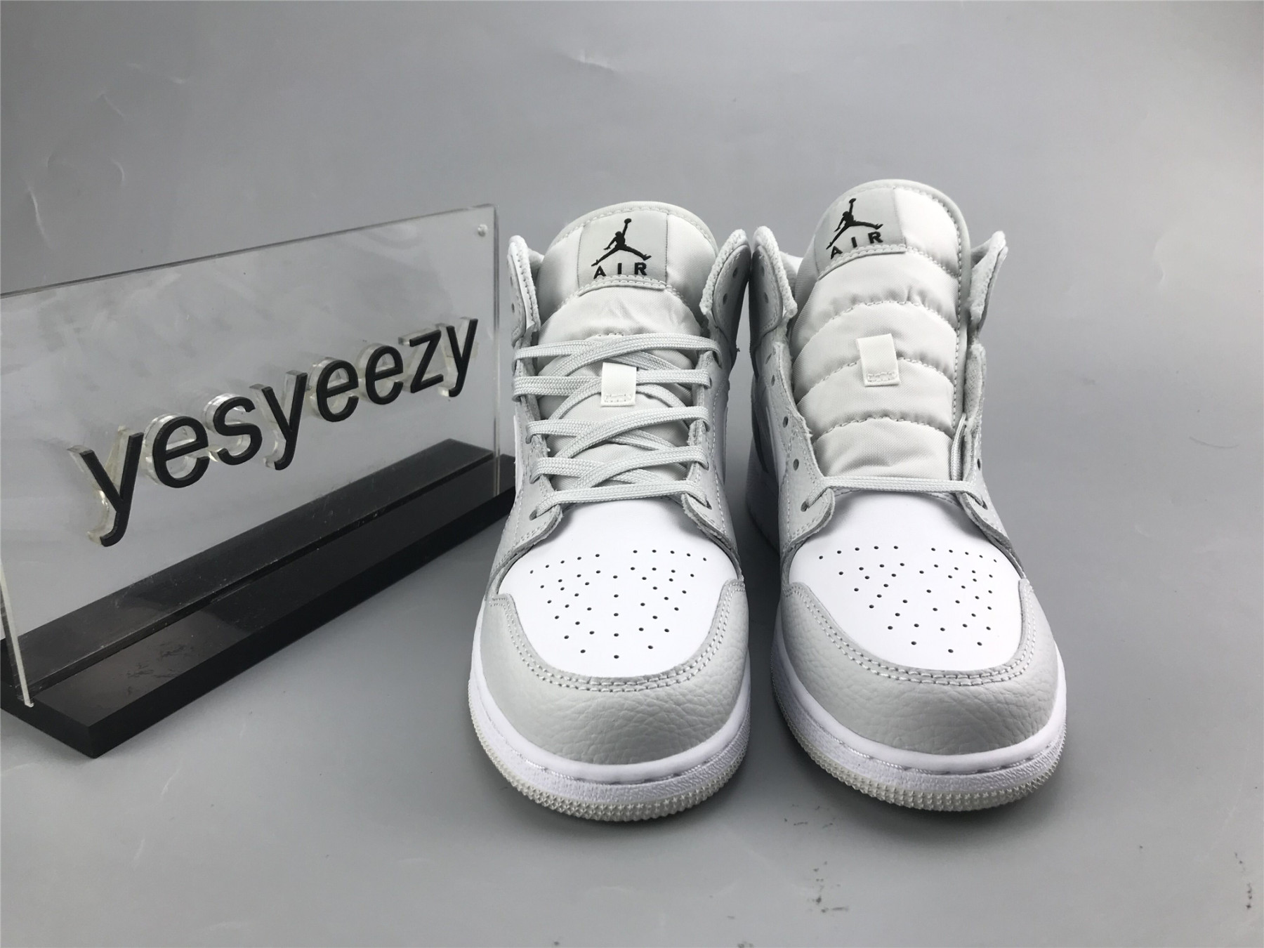 UA AIR JORDAN 1 MID SE GS 