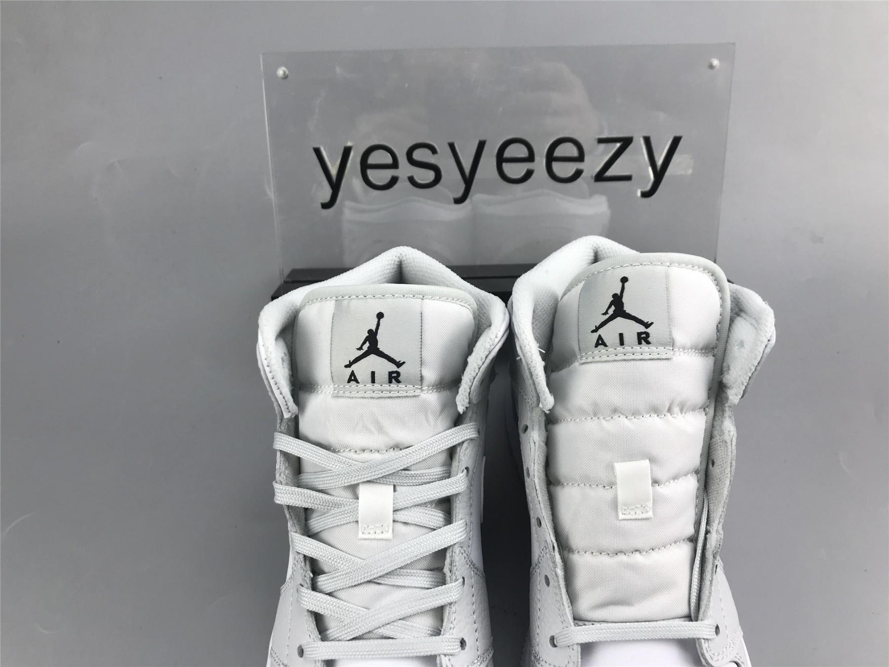 UA AIR JORDAN 1 MID SE GS 
