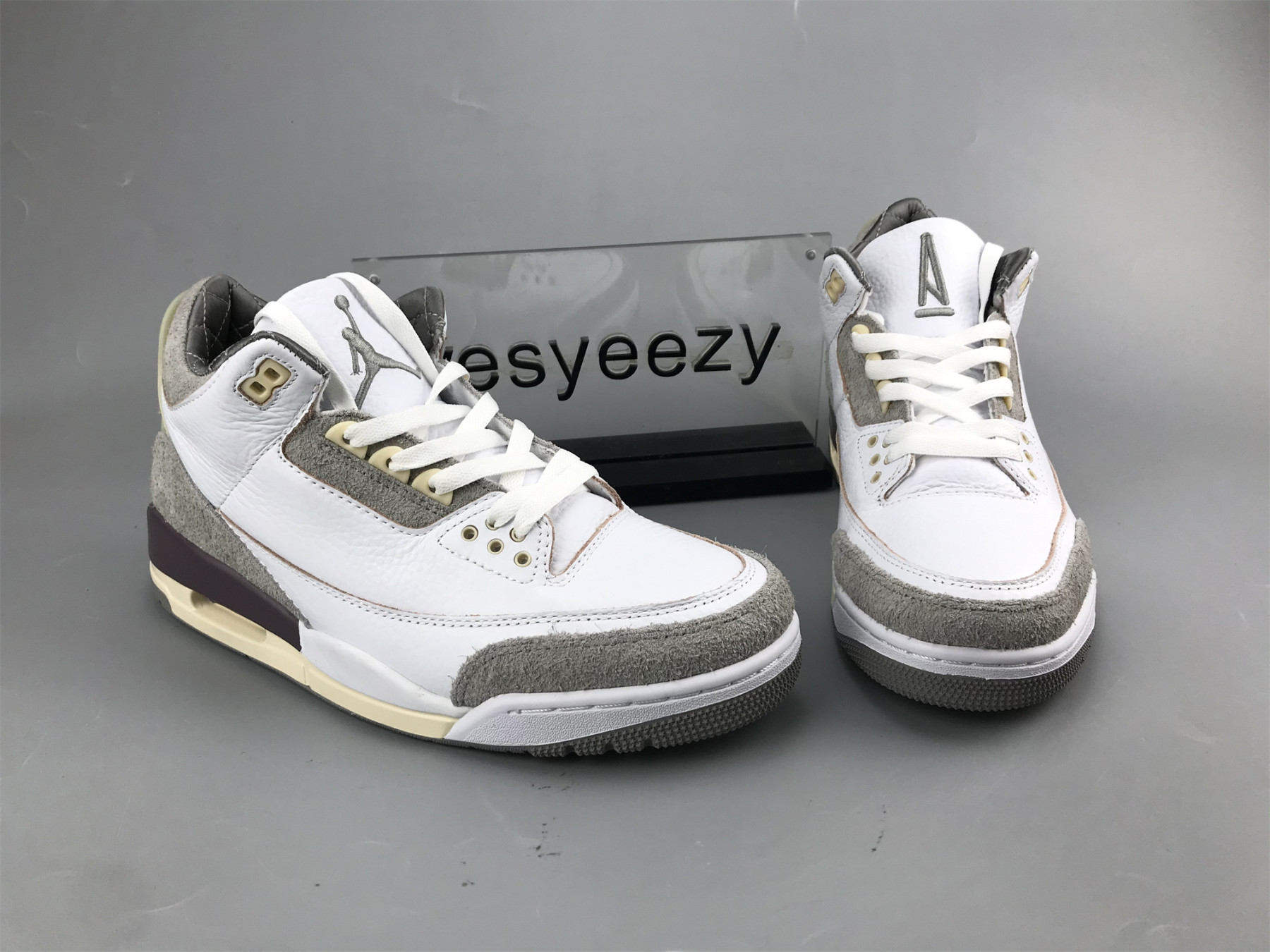 UA A MA MANIÉRE X WMNS AIR JORDAN 3 RETRO SP