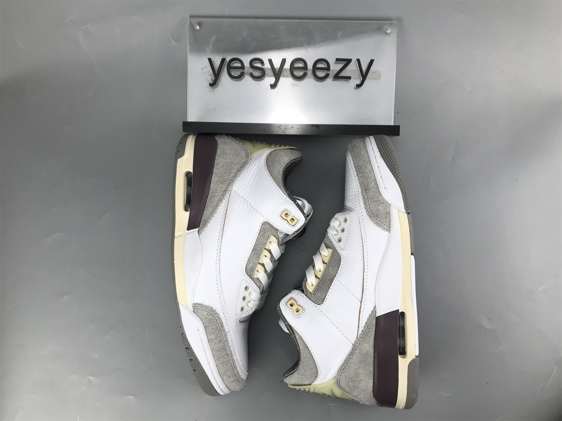 UA A MA MANIÉRE X WMNS AIR JORDAN 3 RETRO SP