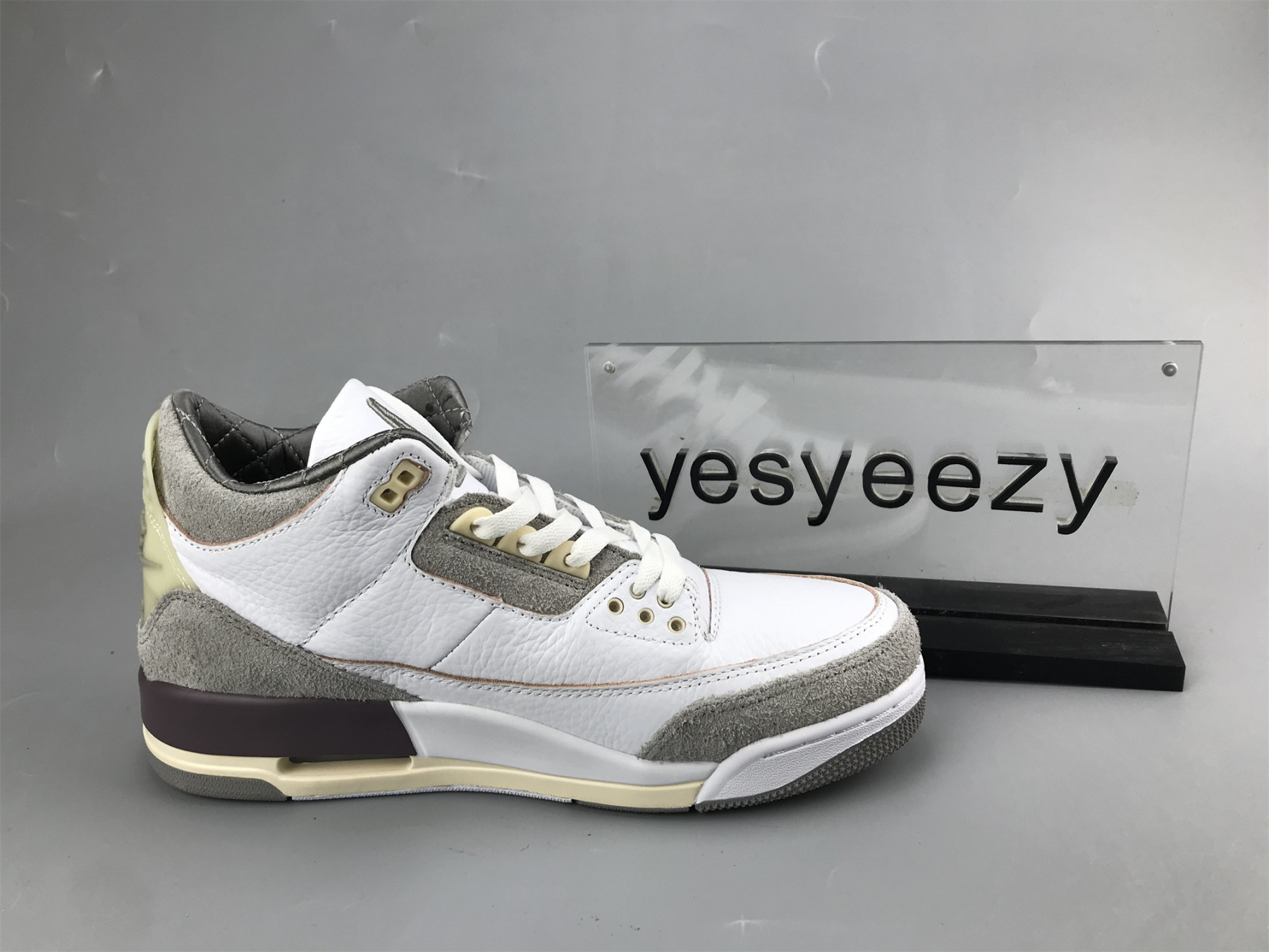 UA A MA MANIÉRE X WMNS AIR JORDAN 3 RETRO SP