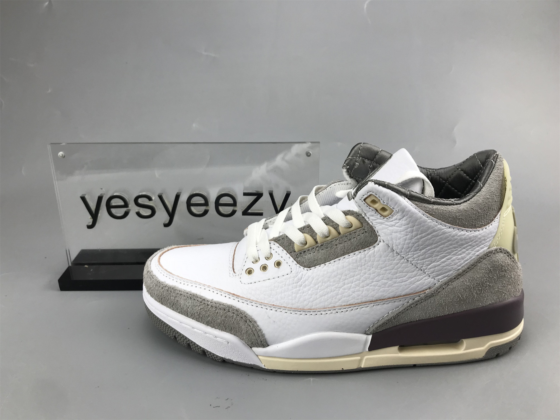 UA A MA MANIÉRE X WMNS AIR JORDAN 3 RETRO SP