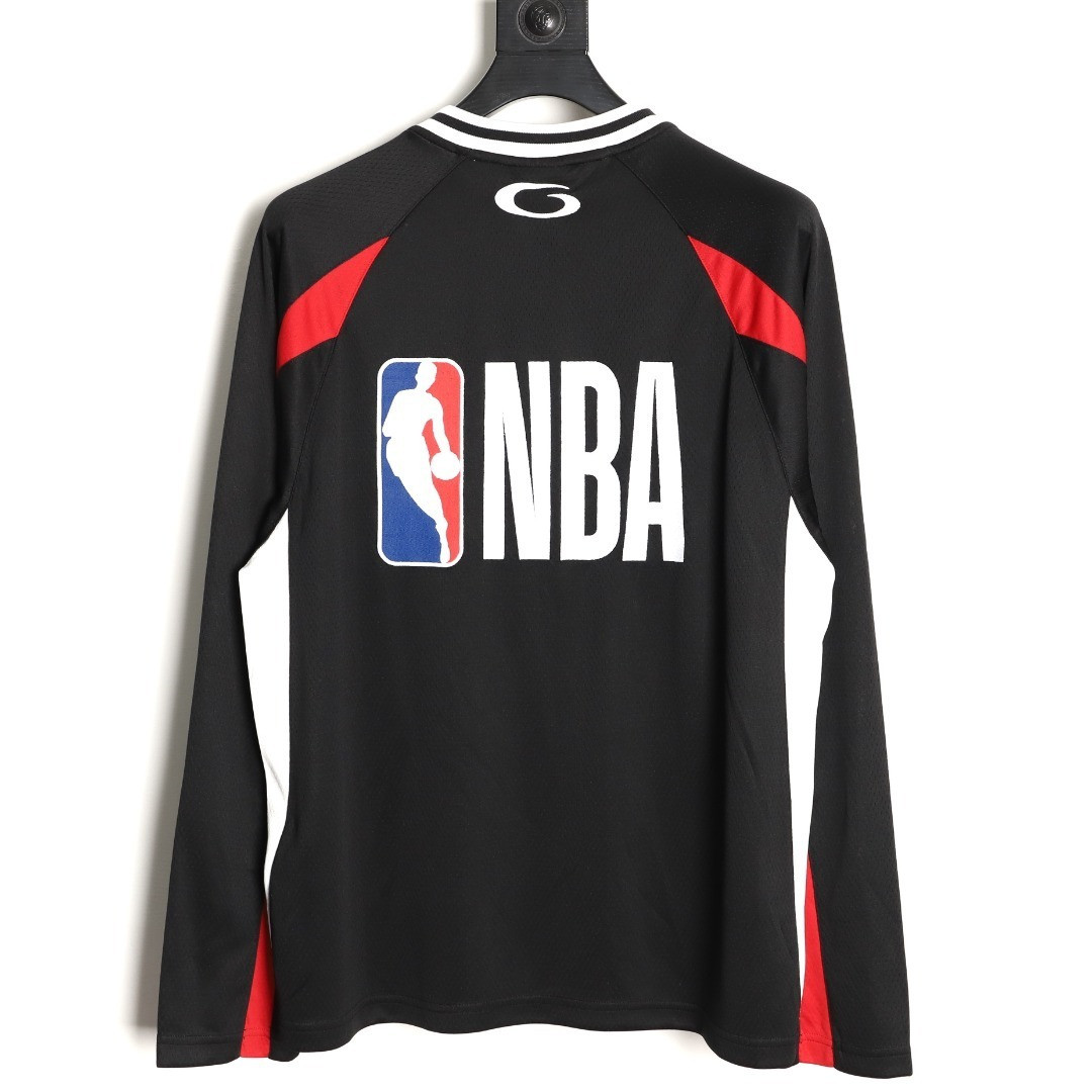 Ba1en*iaga long-sleeved t-shirt