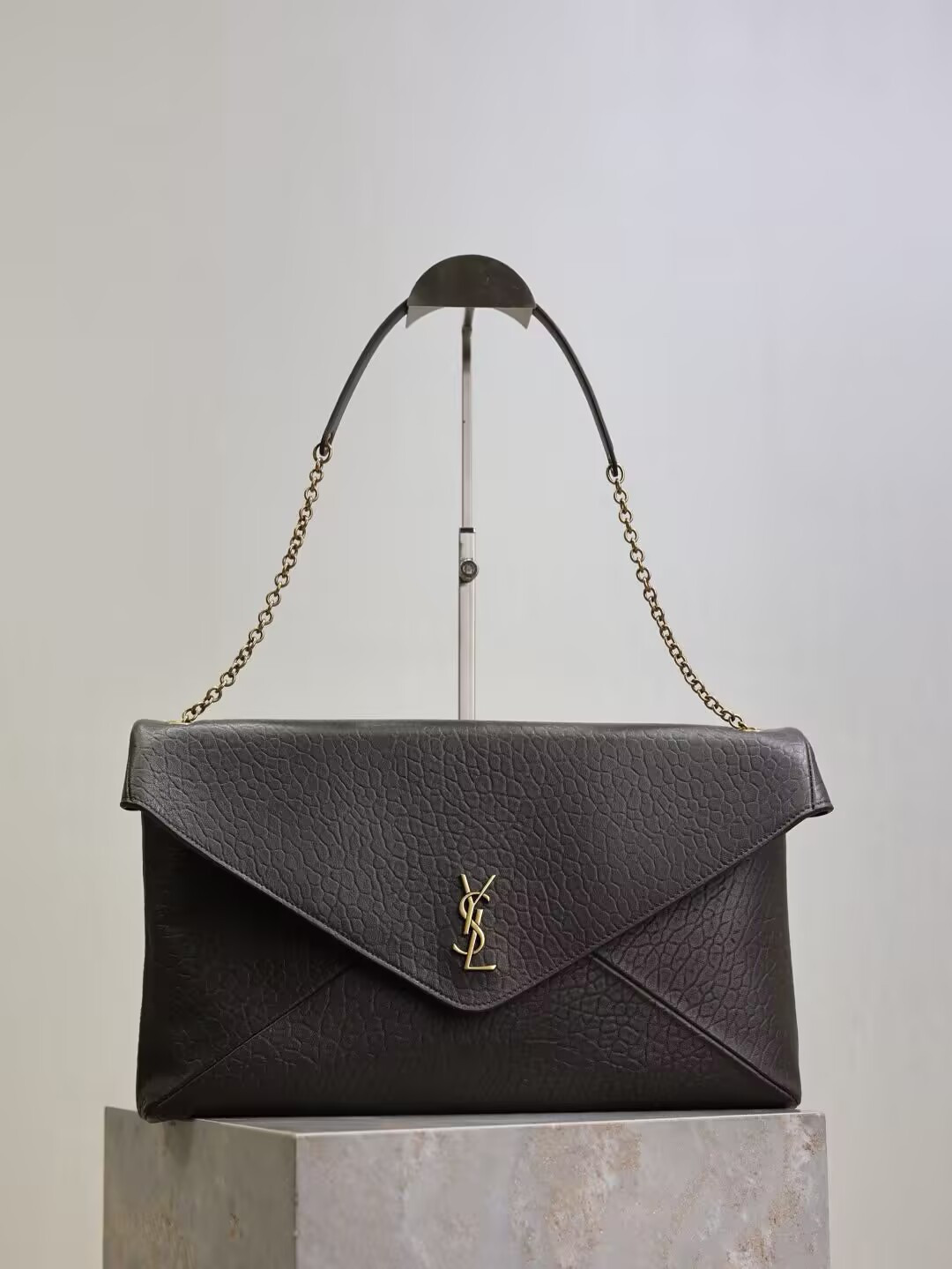 YSL CASSANDRE Pouch on Chain 35x22x3-4.2cm