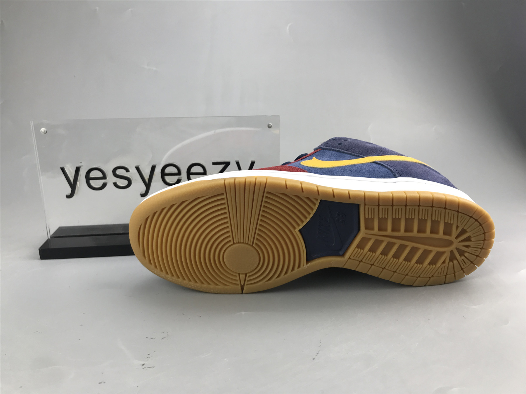 UA NIKE DUNK LOW SB 