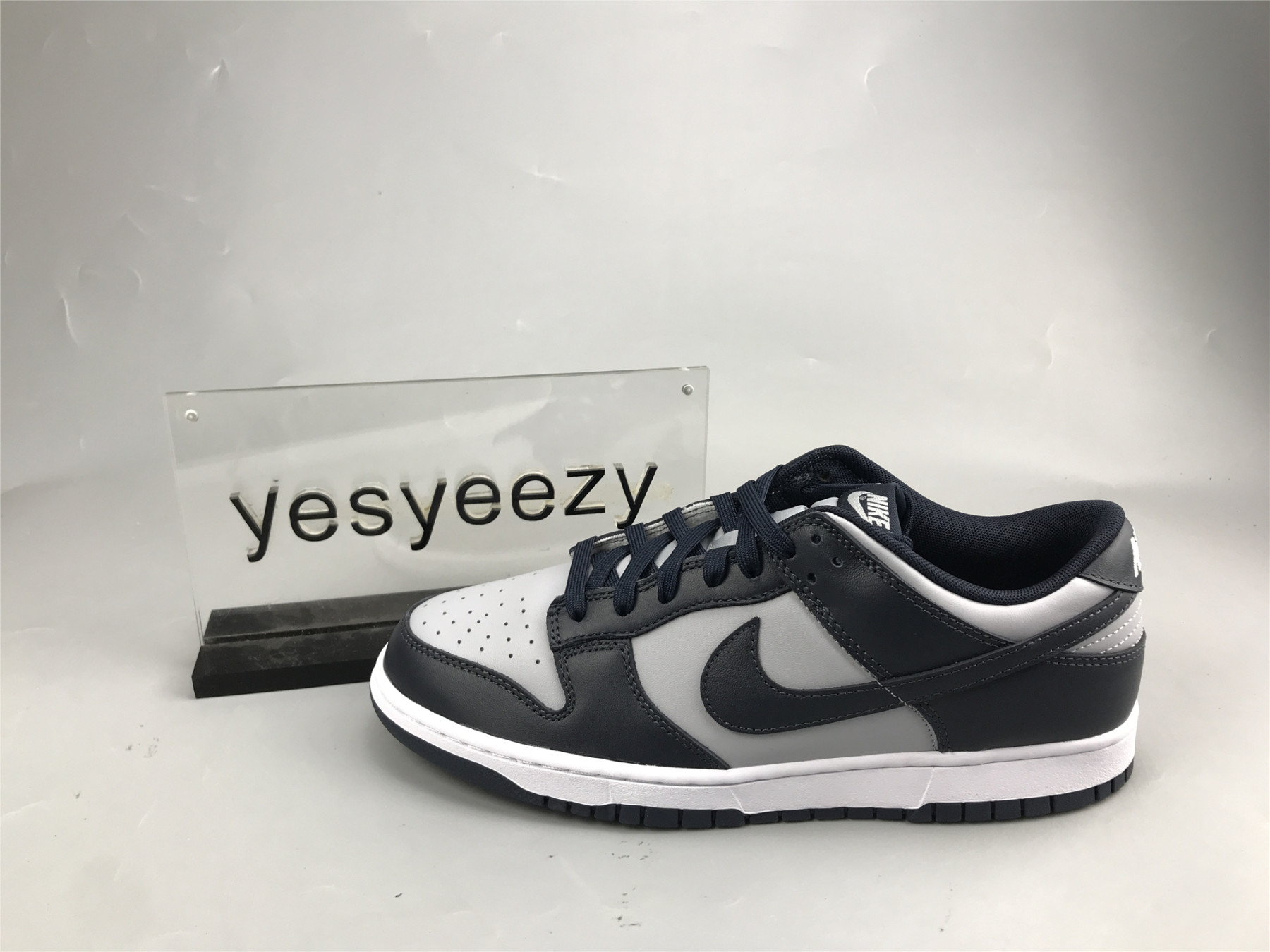 UA NIKE DUNK LOW 