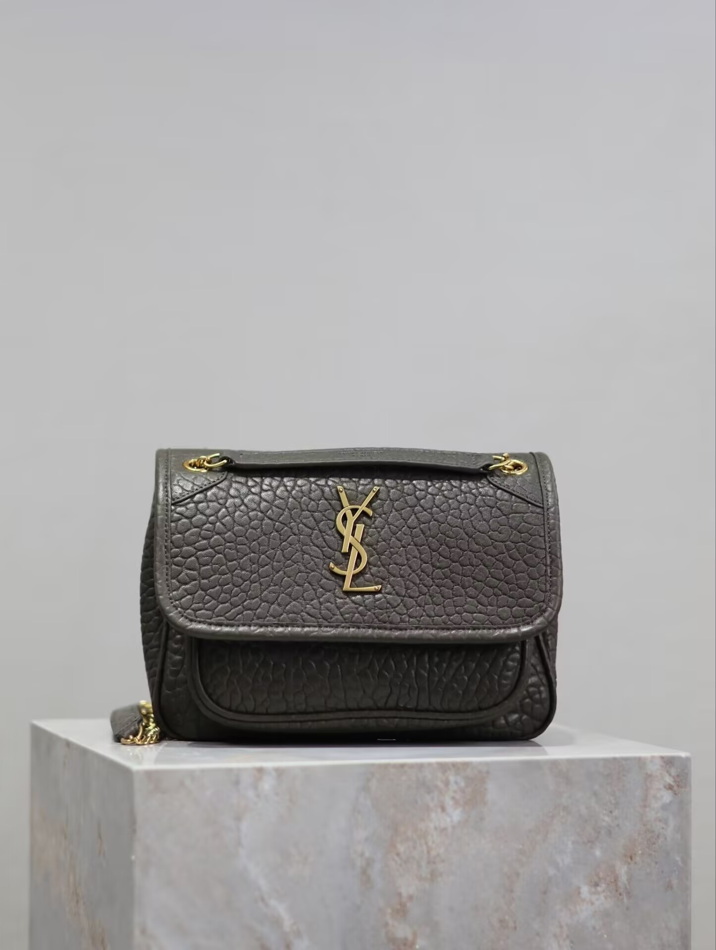 Y51 Niki Mini in grained lambskin 828736 12.5x18x5cm