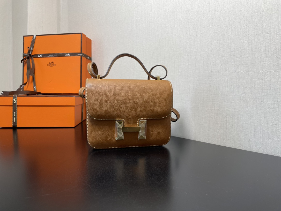 H**me5 Constance 19 Epsom Gold Hardware 7.25" x 6.25" x 2.25"