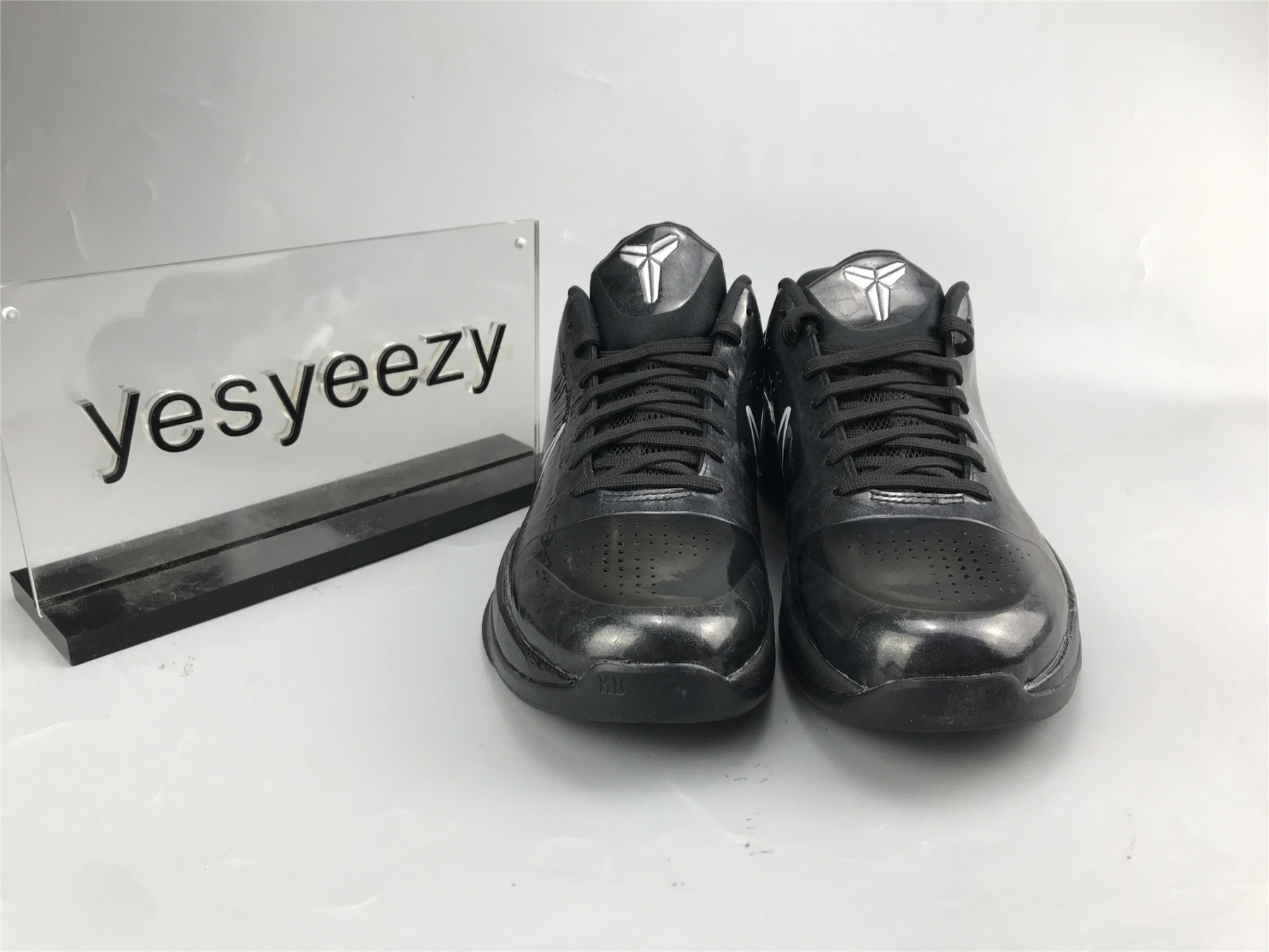 UA NIKE ZOOM KOBE 5 