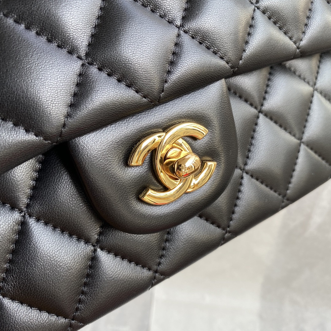 Chanel Classic Flap Bag A01112 15.5x25x6cm