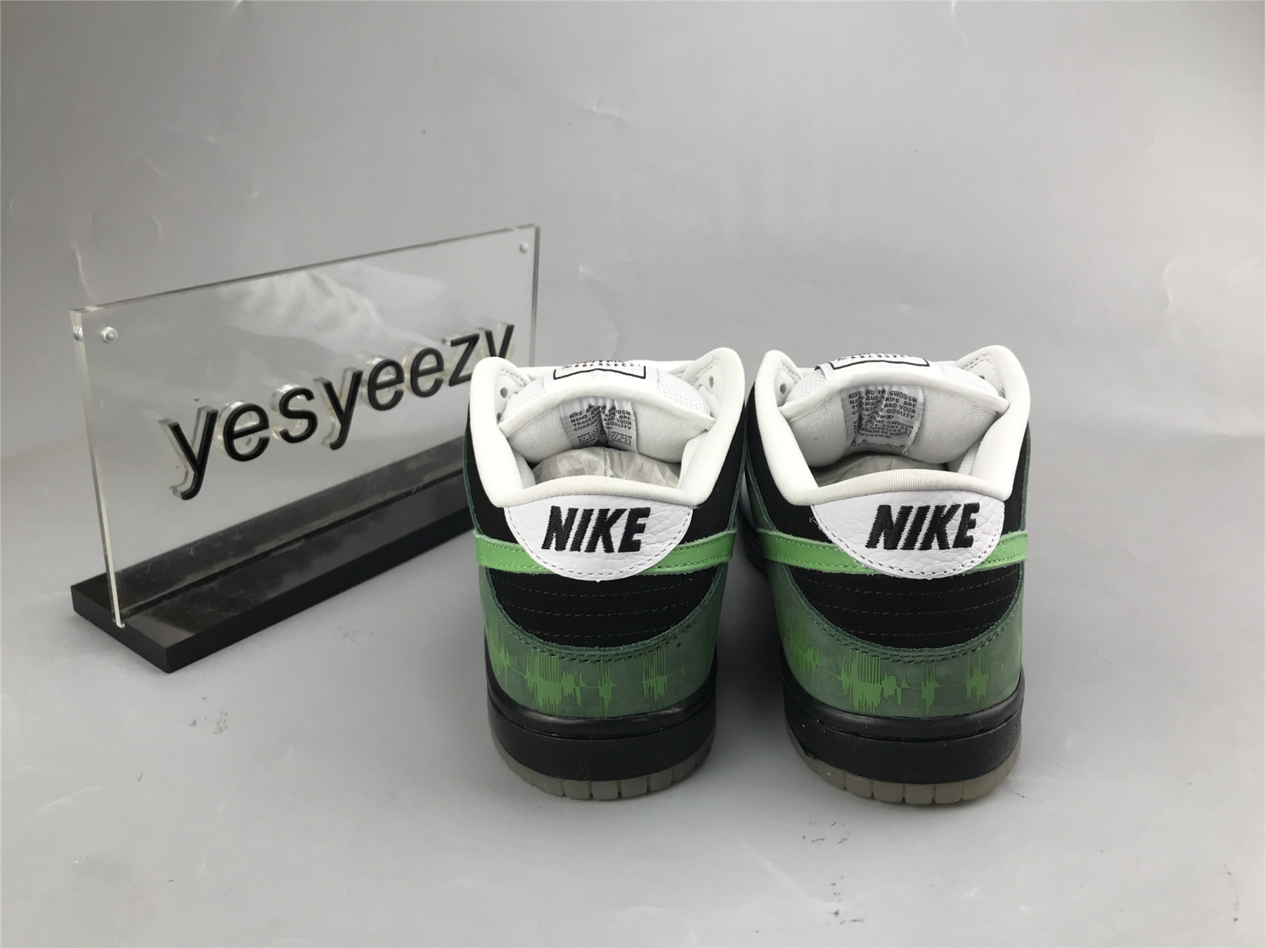 ua nike dunk low preM1vm sb