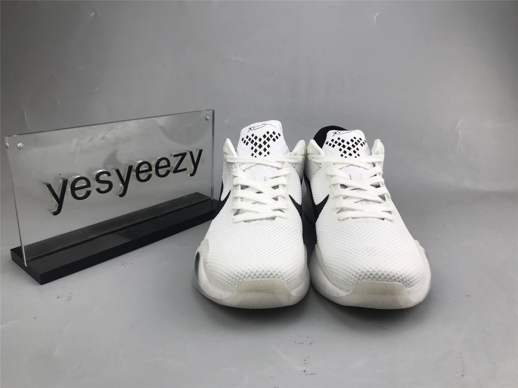 UA NIKE KOBE 10