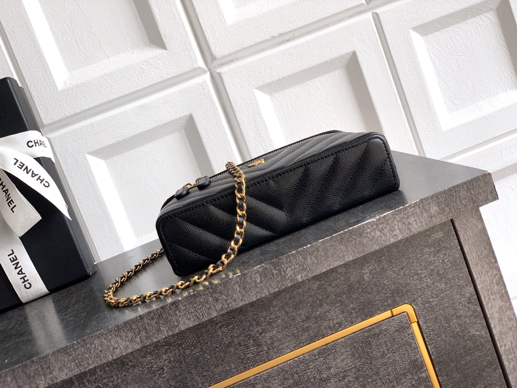 Chanel Vanity with Chain AP5212 17x19.5x5cm