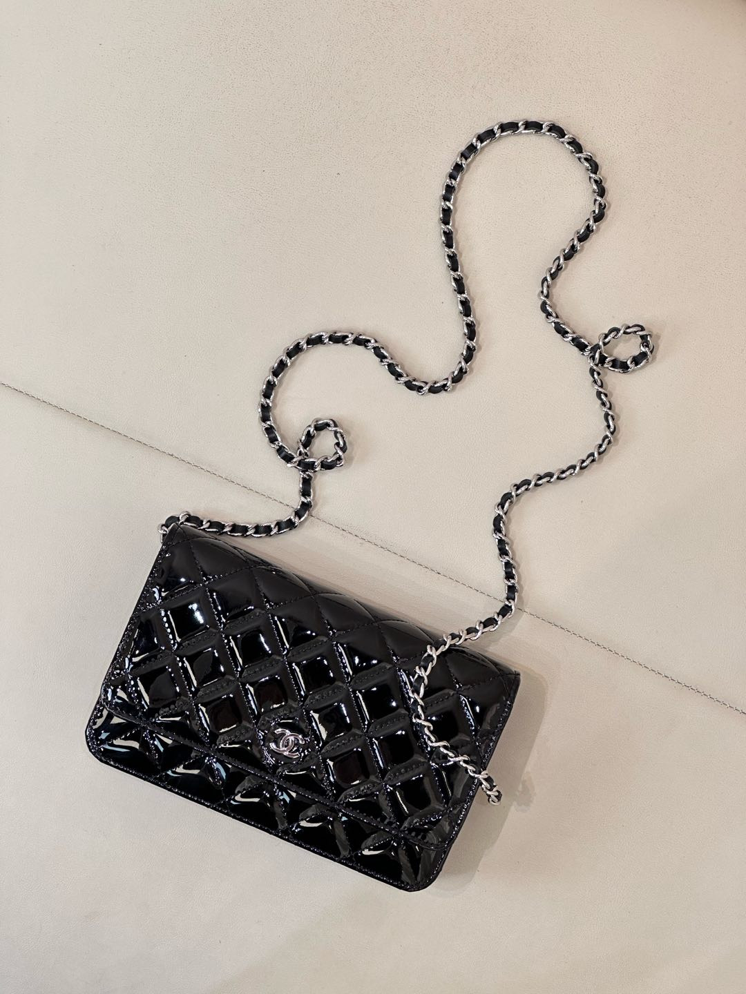 CHANEL WOC CLASSIC WALLET ON CHAIN 13x19x3cm