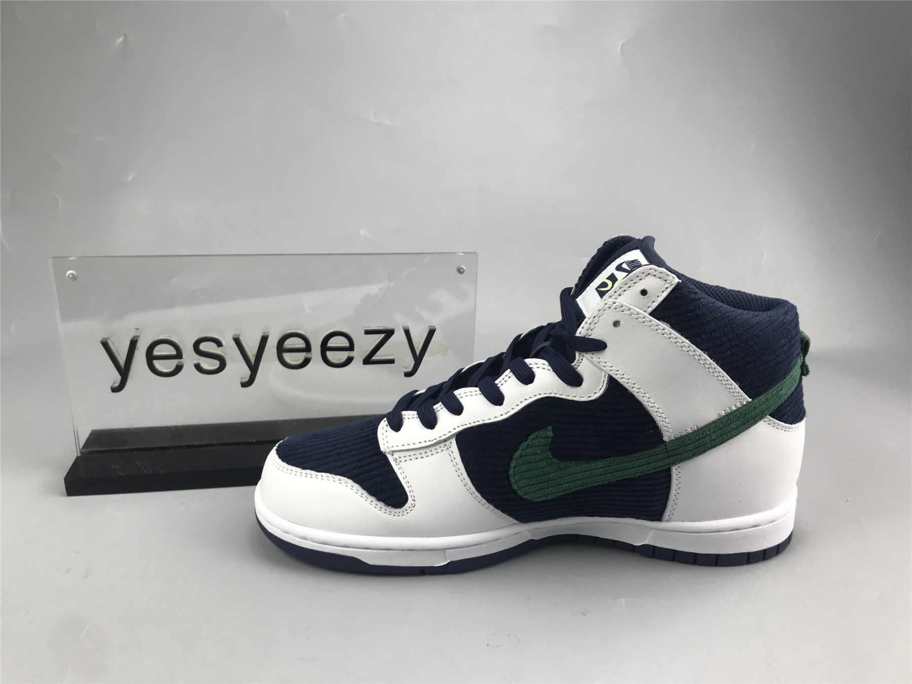 UA NIKE DUNK HIGH
