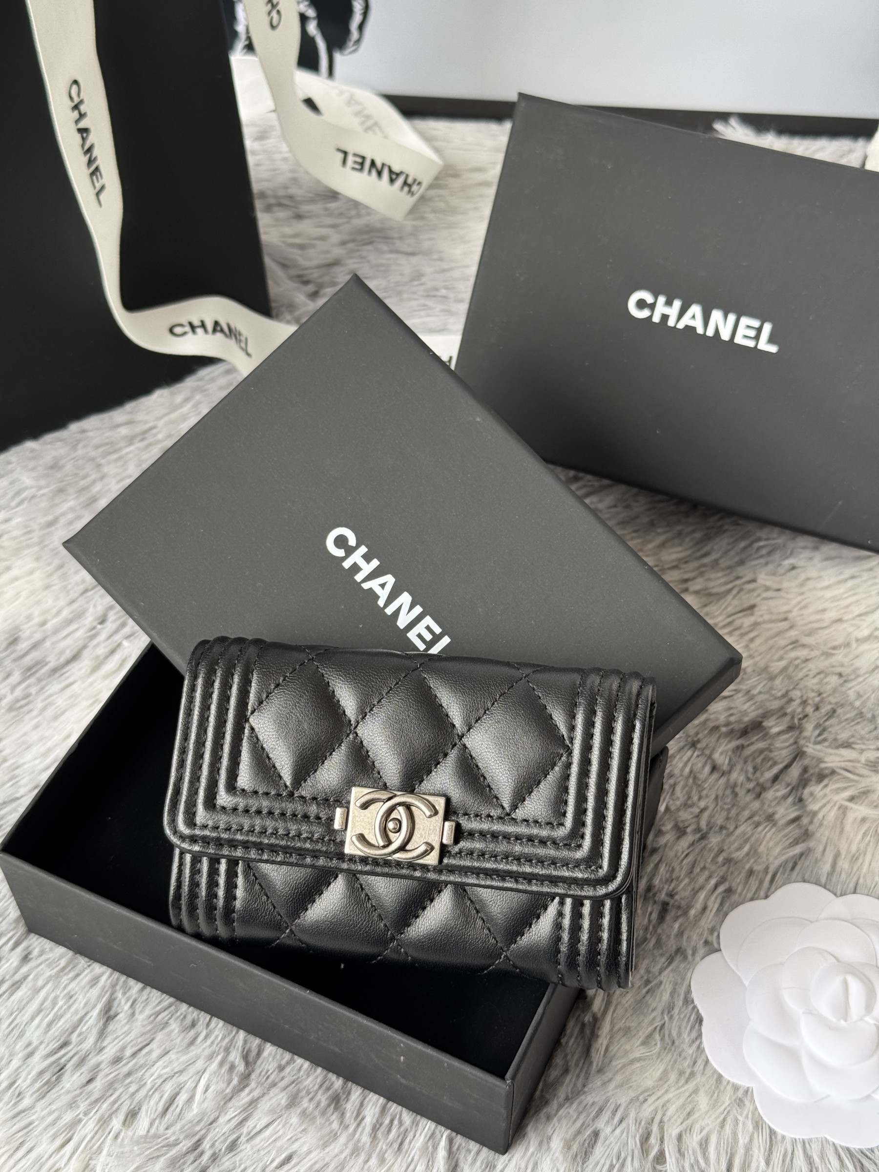 Chanel BOY CHANEL Flap Card Holder A80603 7.5x11.3x2.1cm