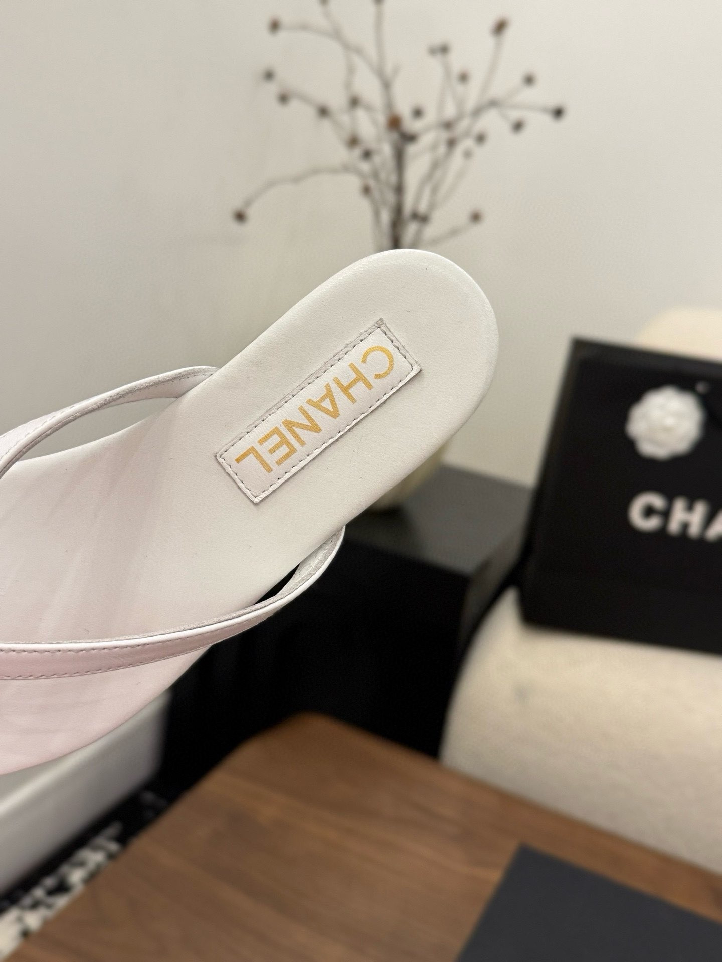 UA Chanel Slides