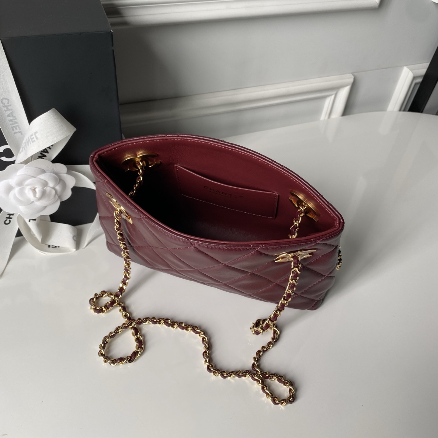 CHANEL Chain Shopping Tote Bag AS6248 24.5x16x7.5cm