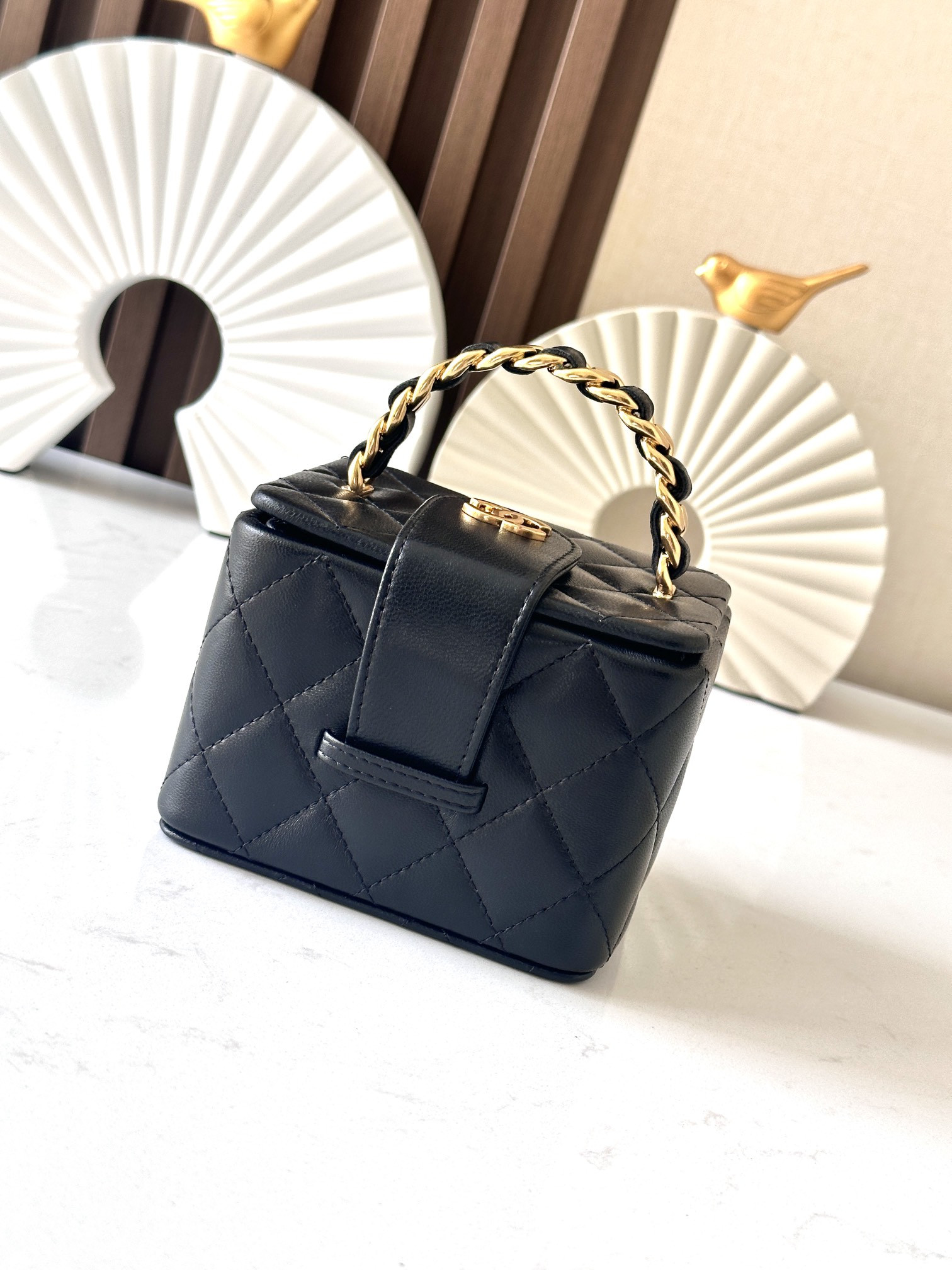Chanel Vintage Cosmetic Bag 11x9.5x8.5cm