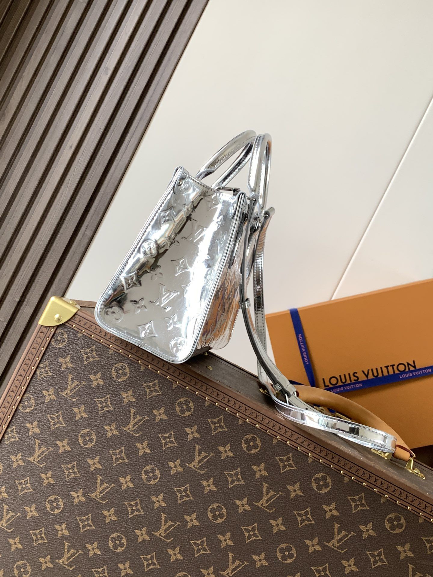 LV Onthego PM M26373 19x11.5x25cm