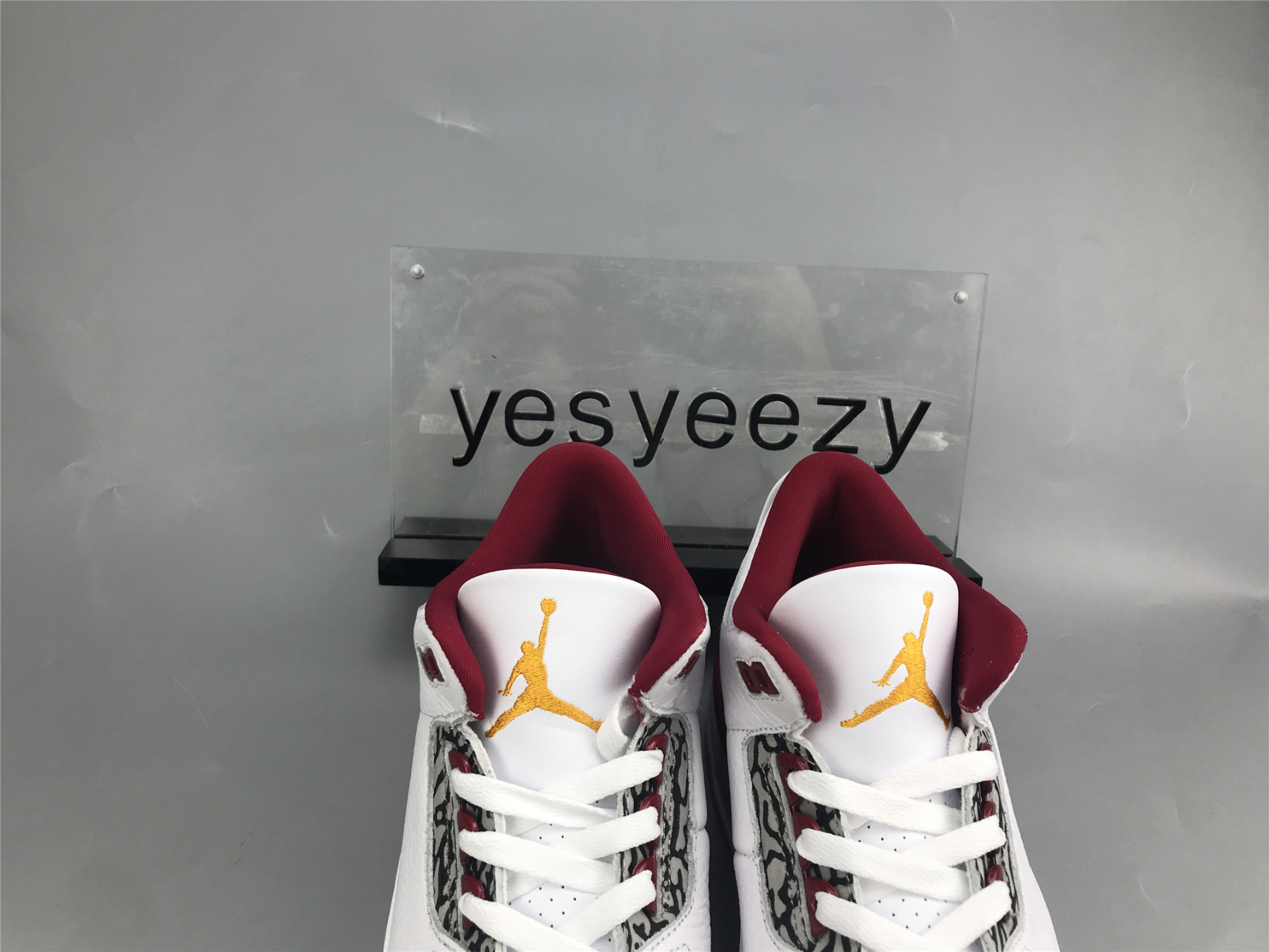 UA AIR JORDAN 3 RETRO