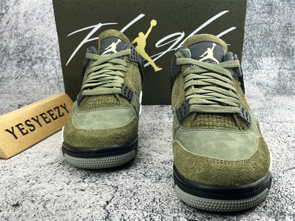 UA AIR JORDAN 4 RETRO SE