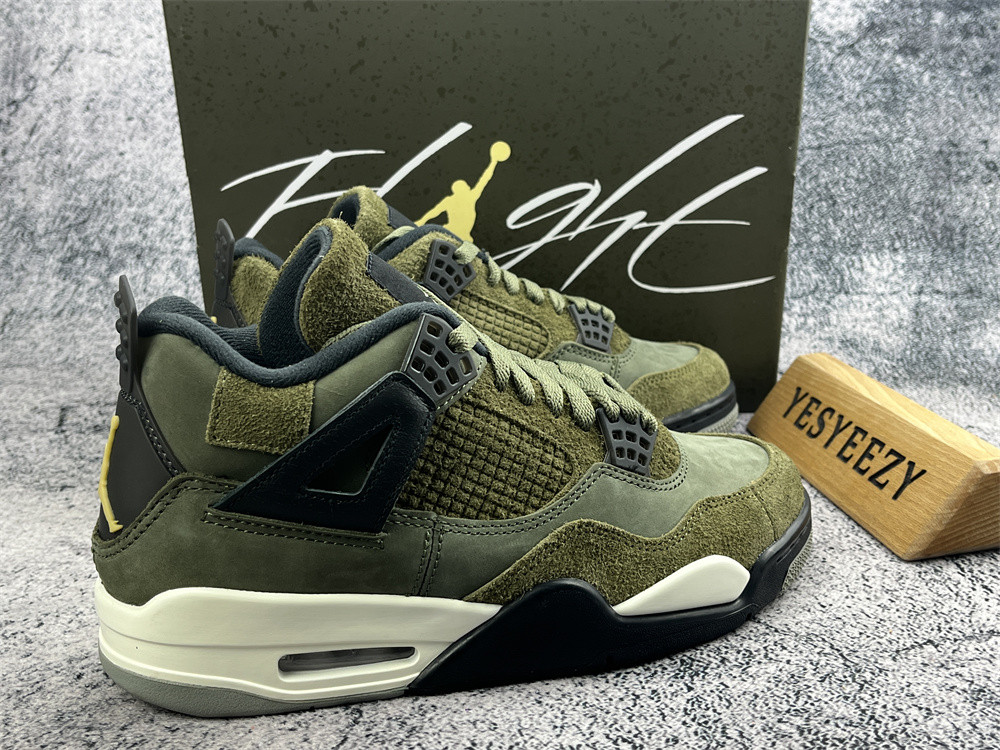 UA AIR JORDAN 4 RETRO SE