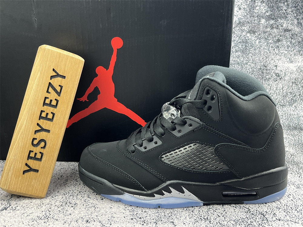 UA AIR JORDAN 5 RETRO SE