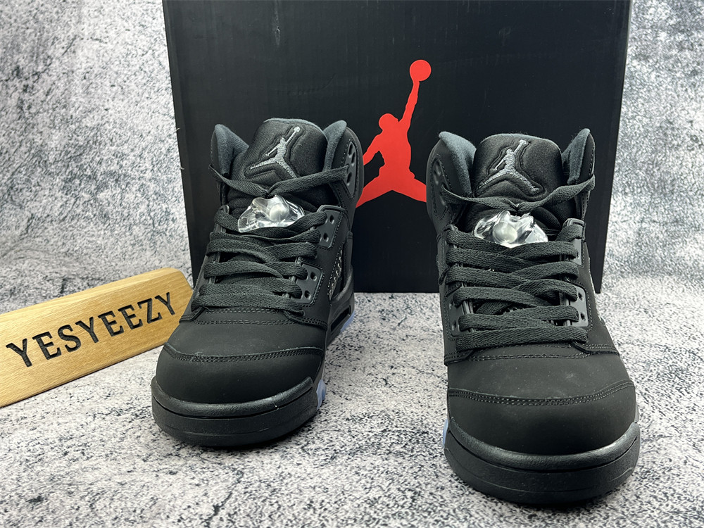 UA AIR JORDAN 5 RETRO SE