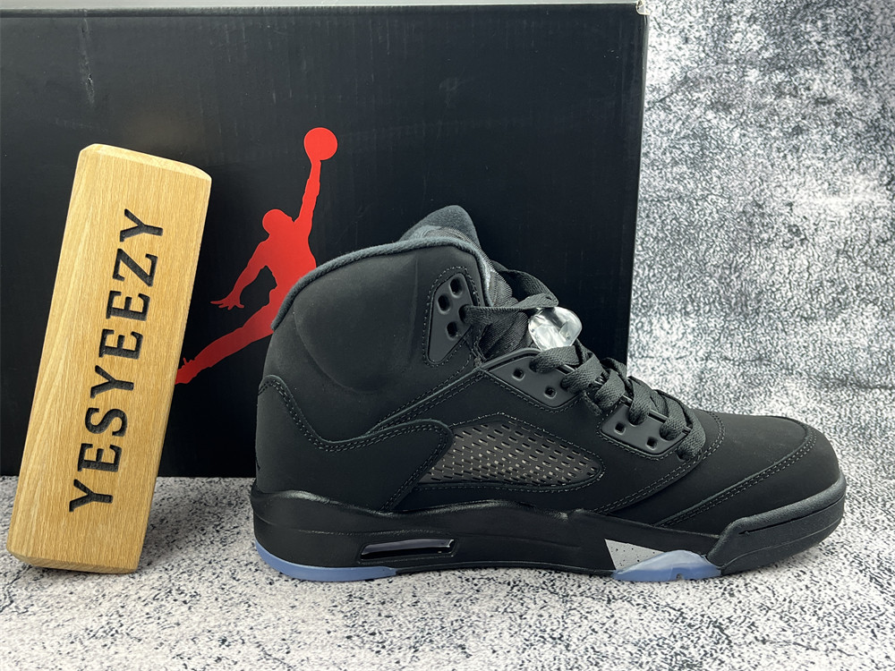 UA AIR JORDAN 5 RETRO SE