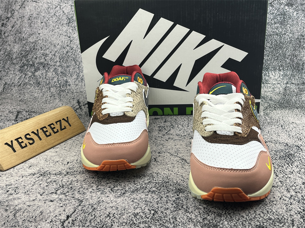 UA Nike Air Max 1 
