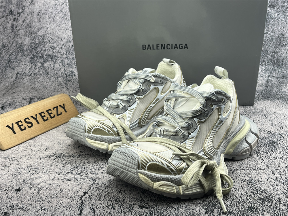 UA Balenciga 3XL Sneaker